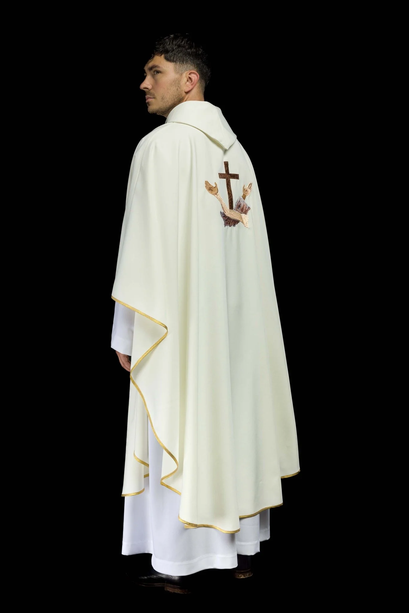 Liturgical chasuble with a Franciscan cross in ecru - Image 8