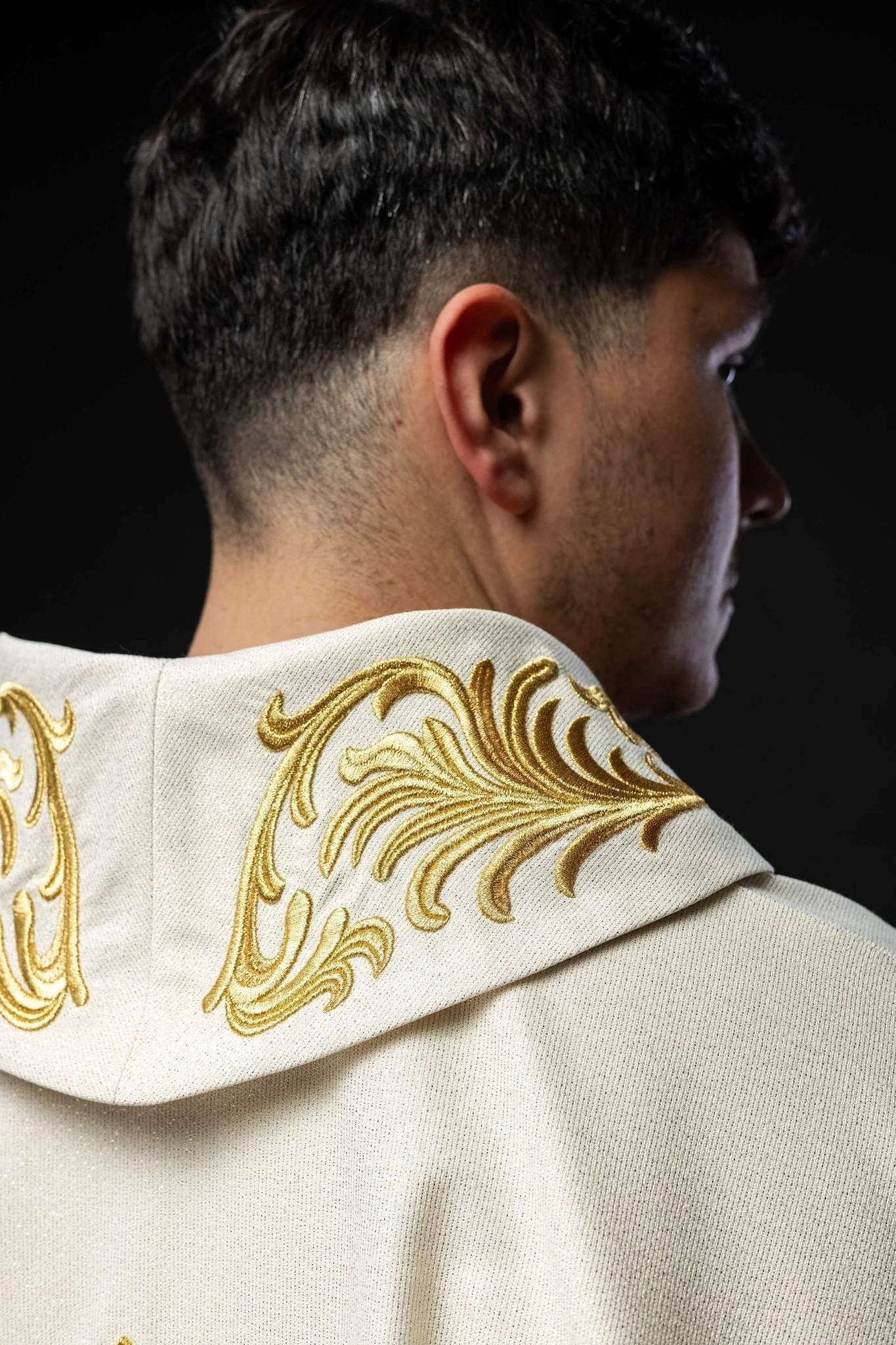 Liturgical Chasuble with Embroidered Marian Coat of Arms and Crown - Image 6
