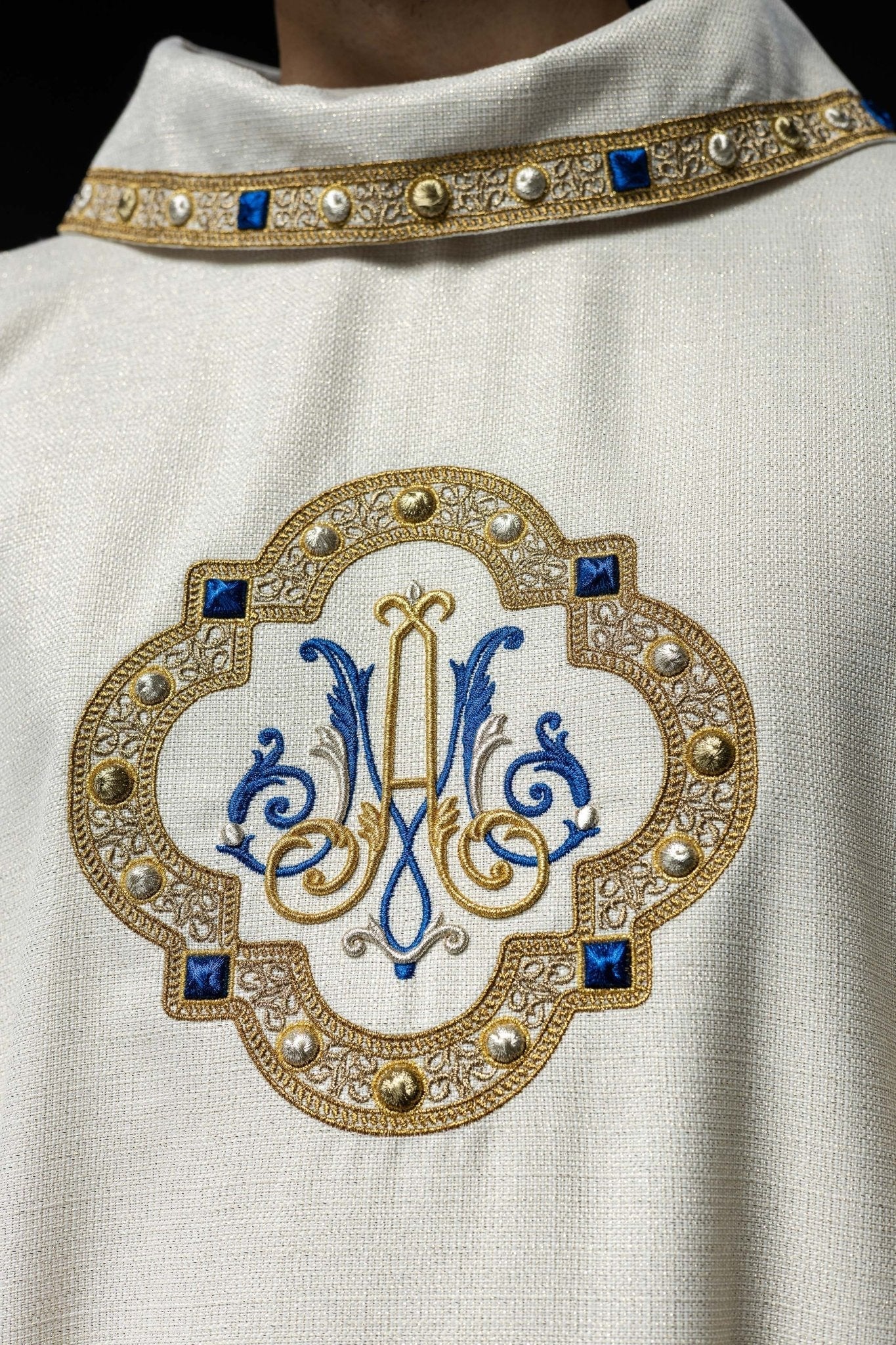 Liturgical chasuble with embroidered Marian emblem - Image 3