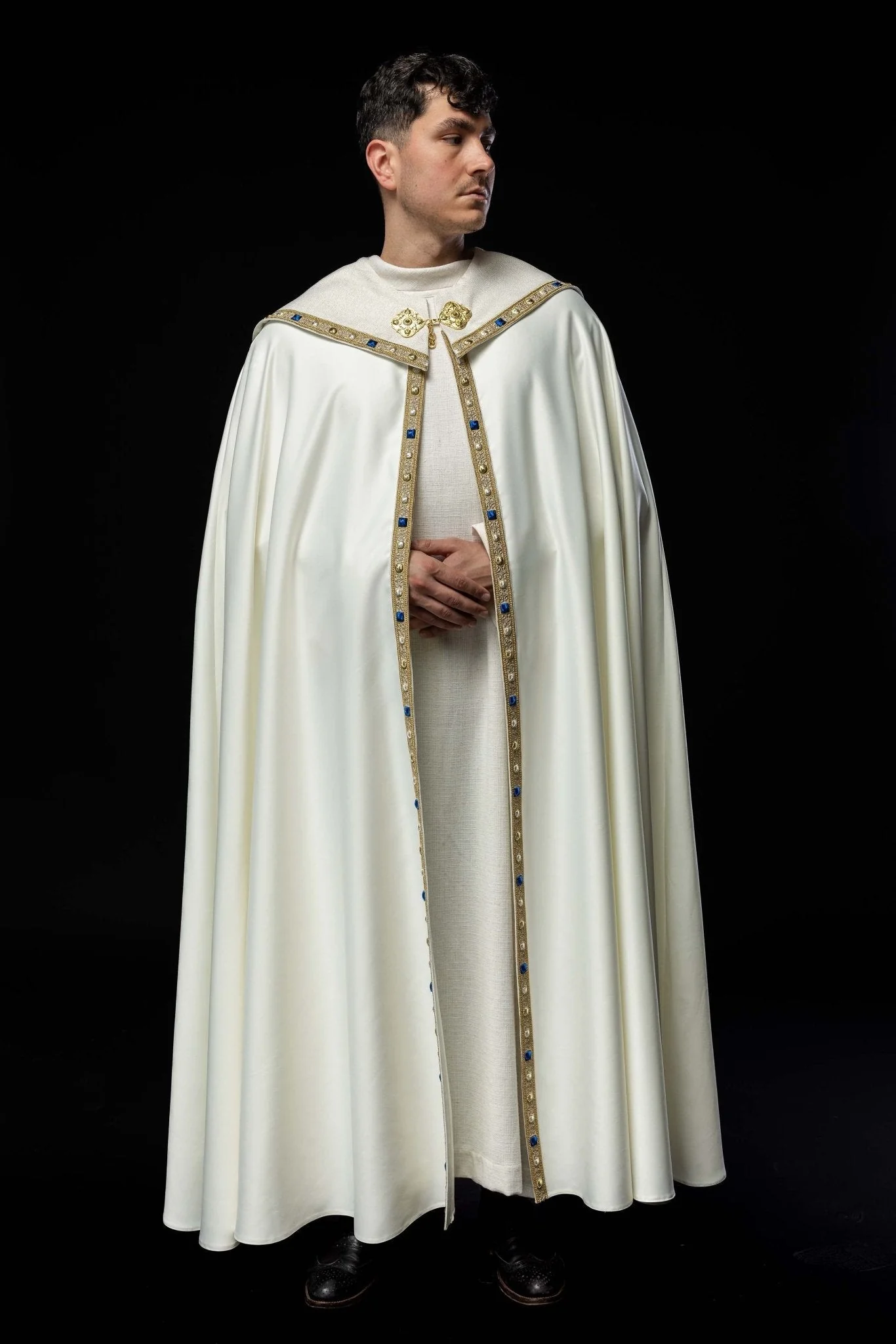 Liturgical cope with embroidered Marian coat of arms - Image 10