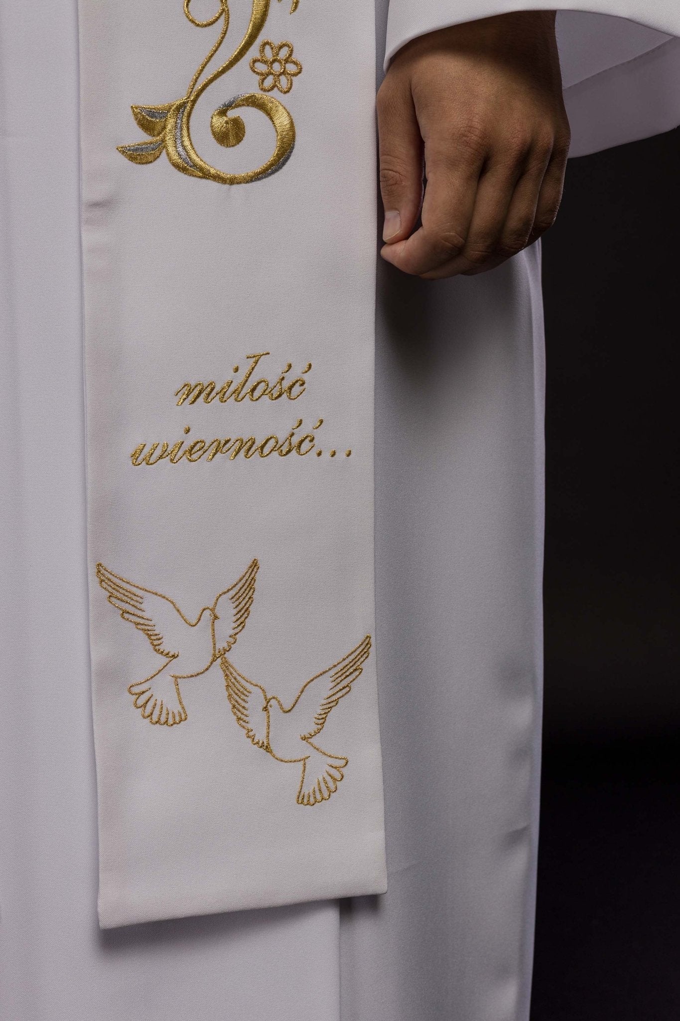Long embroidered Wedding stole in white - Image 5