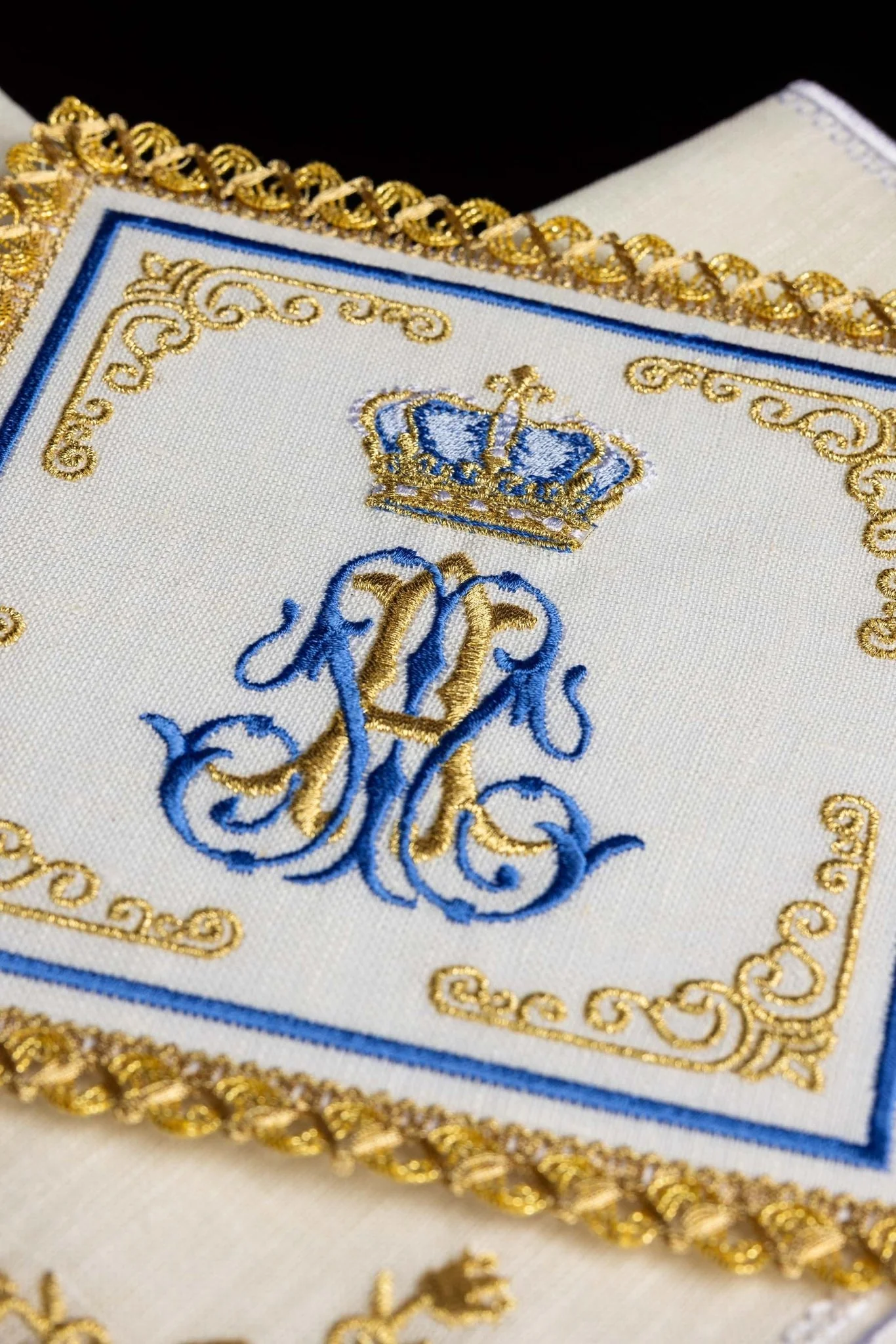 Marian altar linens set - Image 4