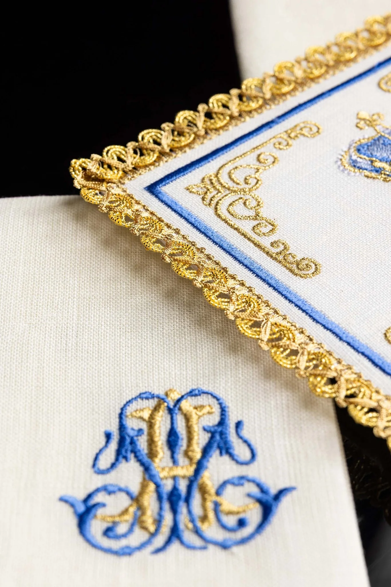 Marian altar linens set - Image 5