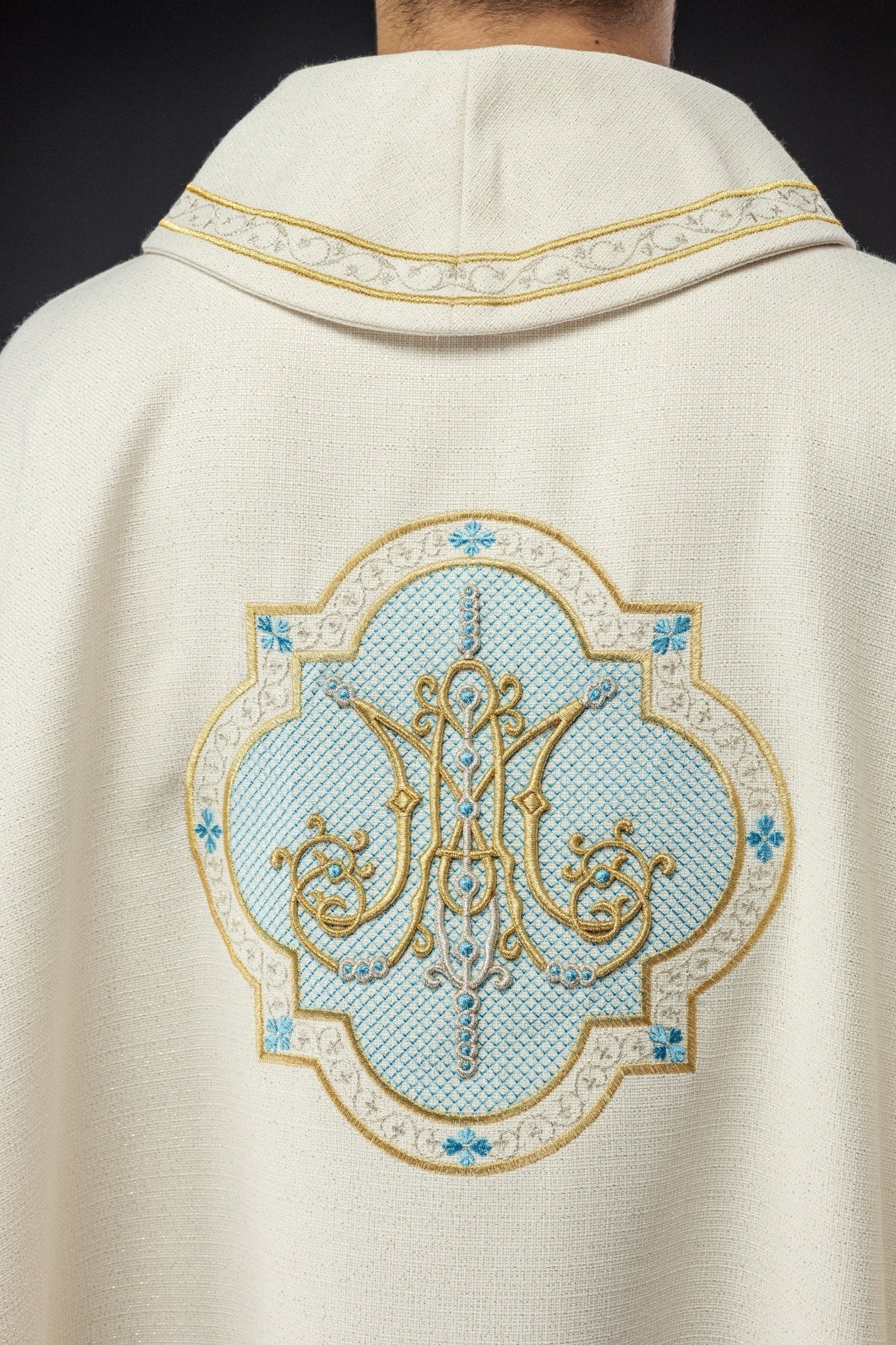 Marian chasuble in ivory with blue embroidery - Image 6