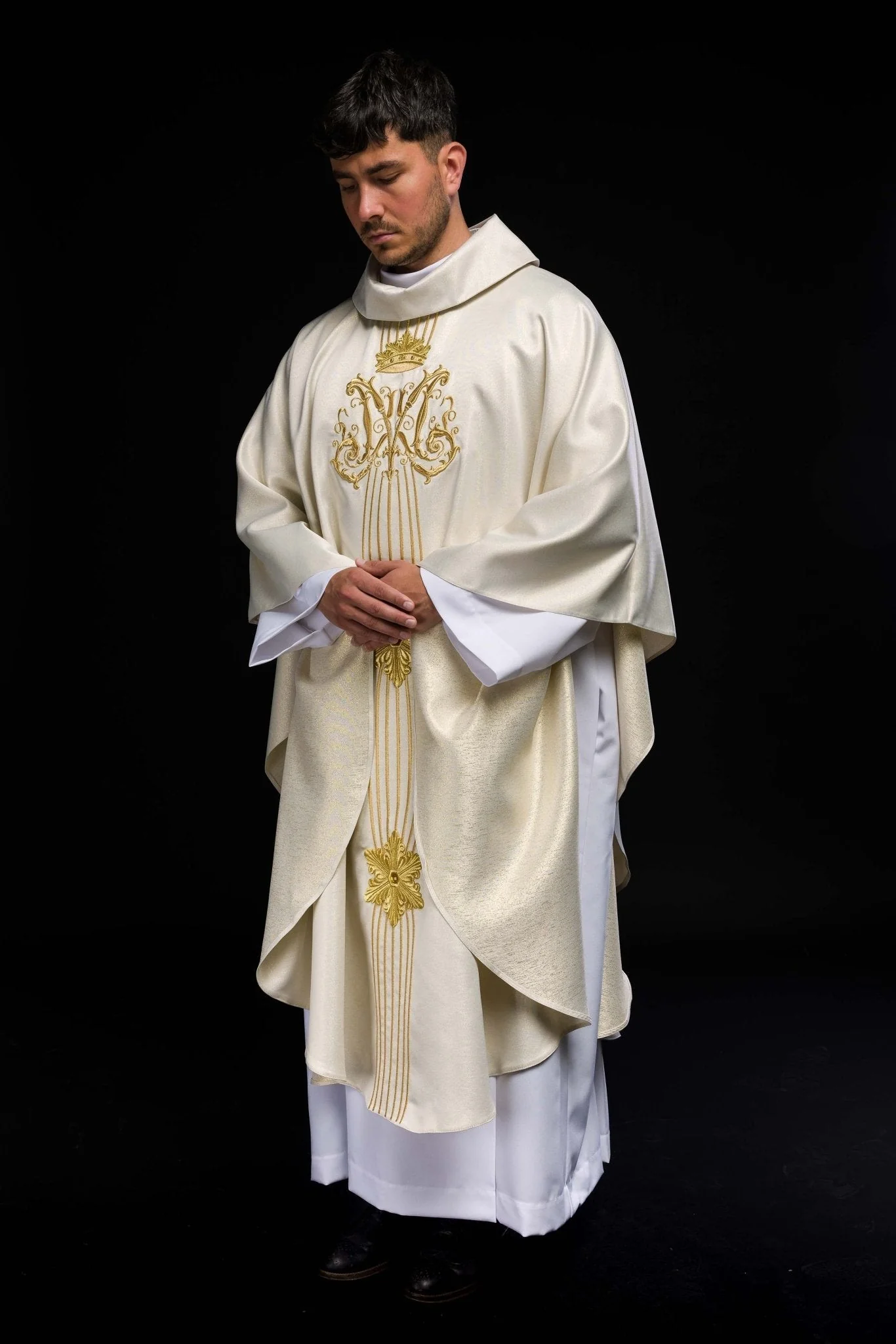Marian chasuble made of gold glittery texture - Image 9