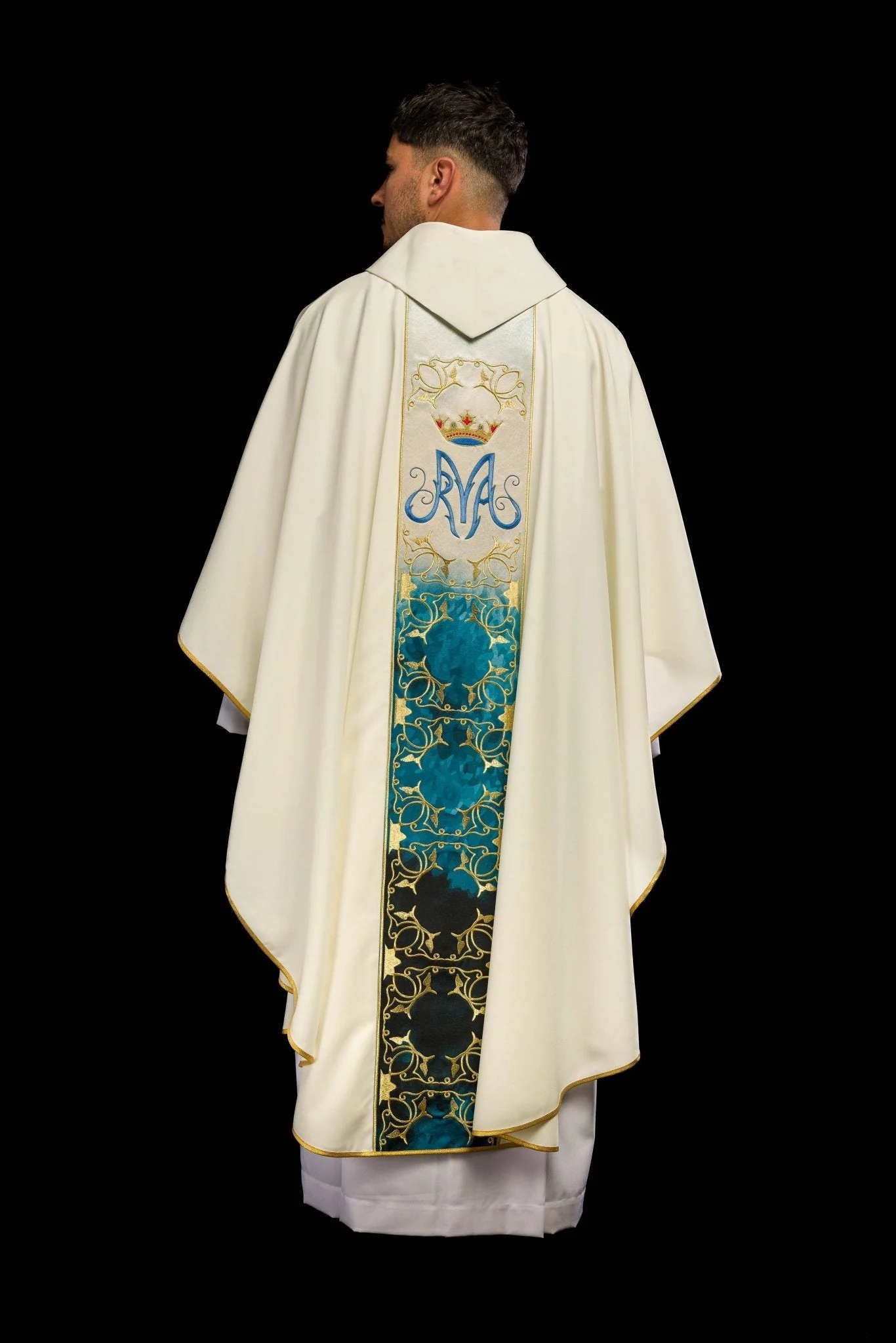 Marian liturgical chasuble with an embroidered and sublimated belt in ecru - Image 7