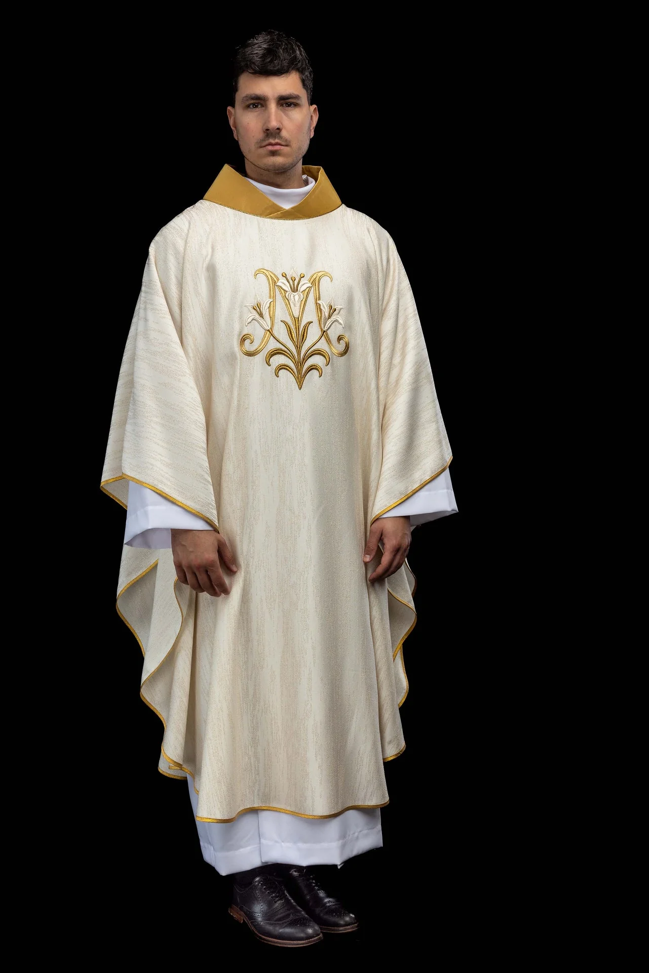 Ornat haftowany z motywem Maryjnym ecru - Image 2