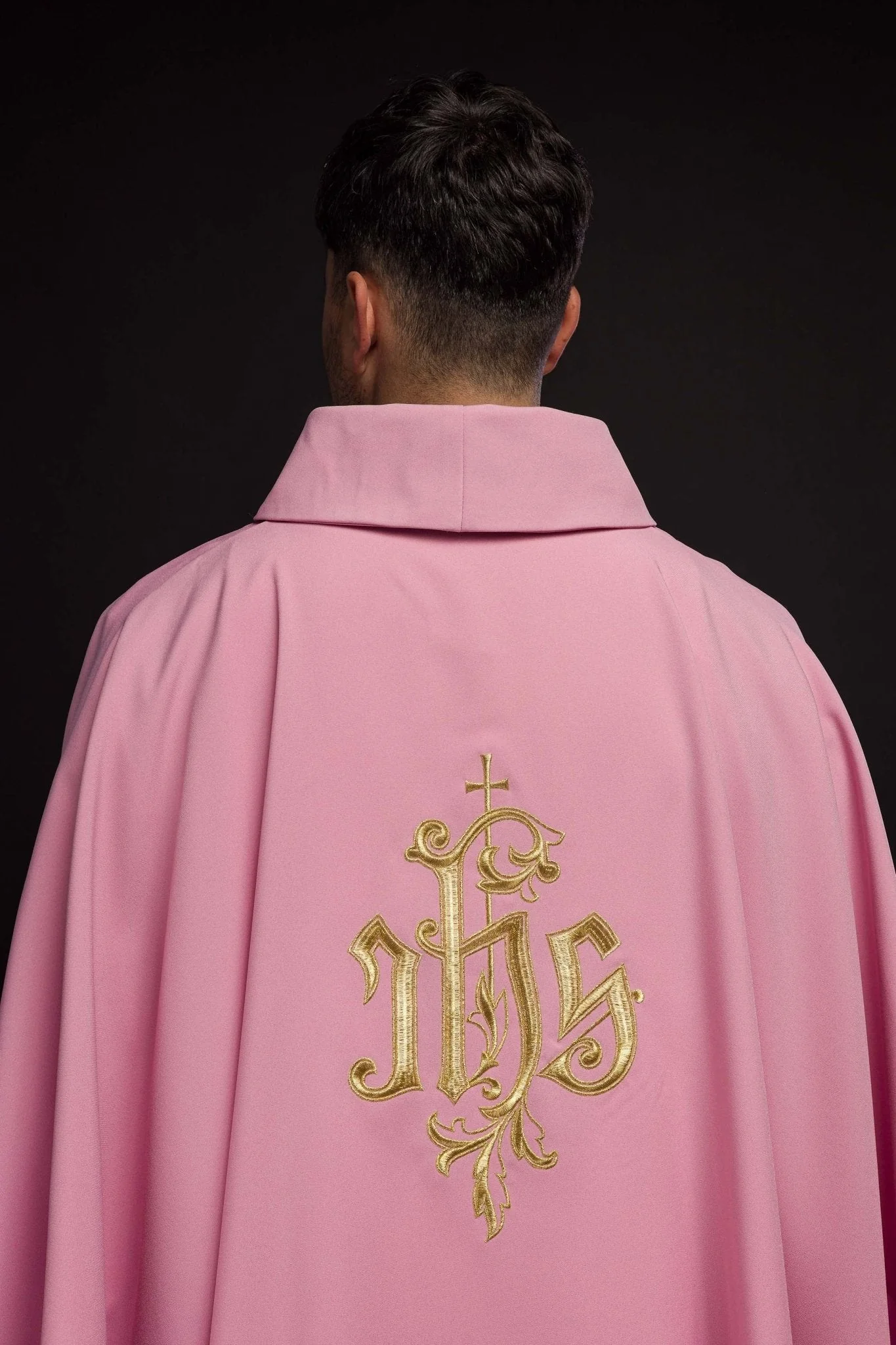 Pink chasuble with classic JHS - Image 4