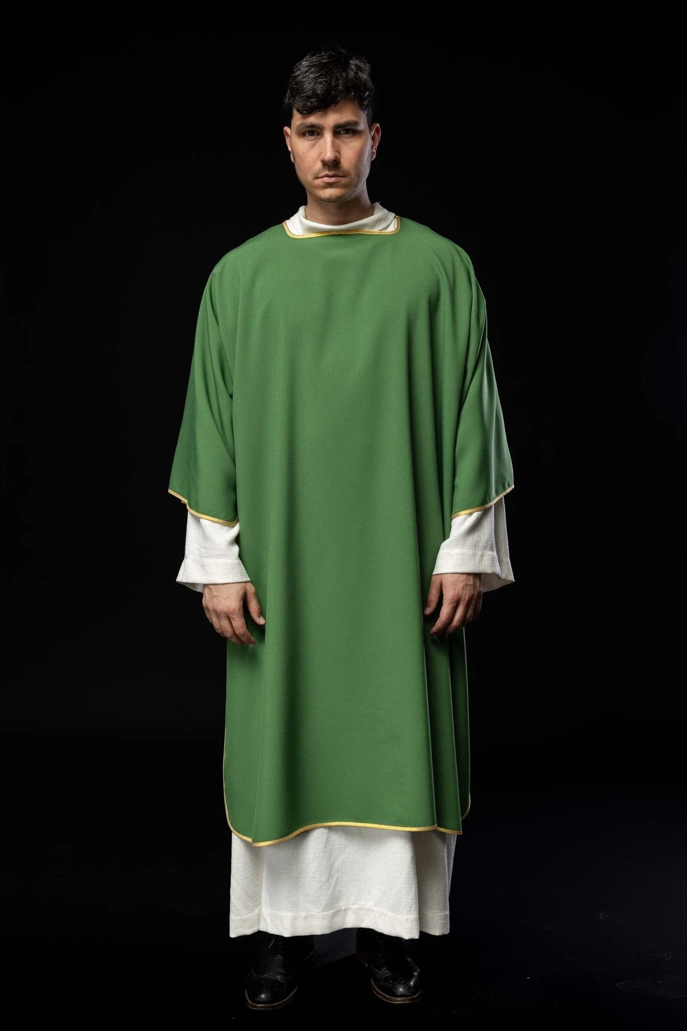 Plain dalmatic in green with gold trim - Image 2