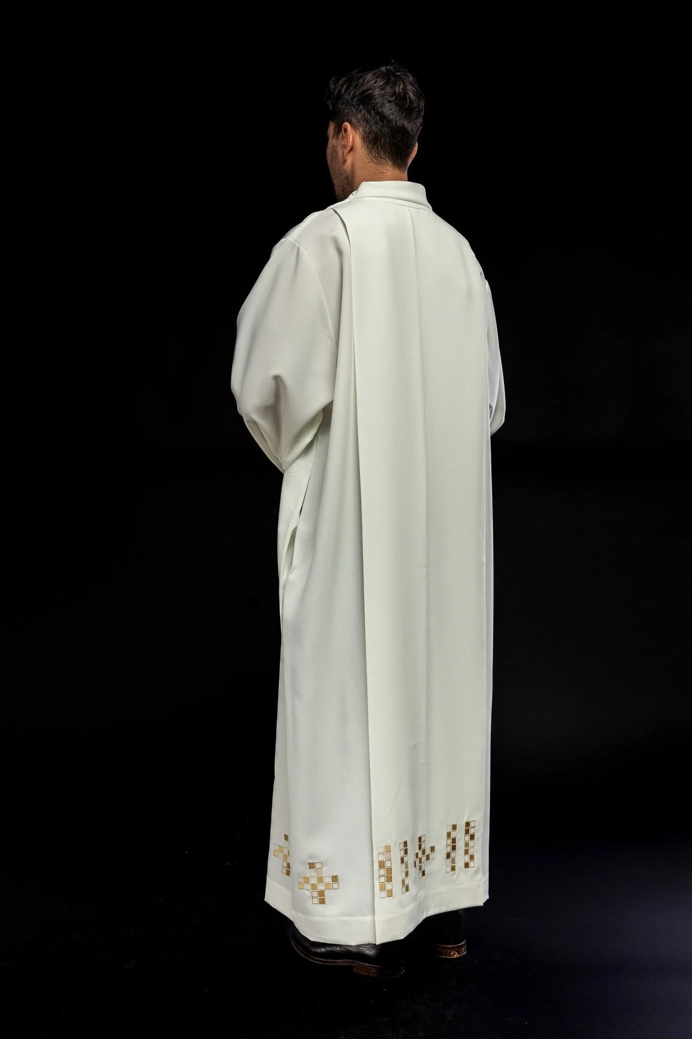 Priest alb in ecru with embroidered mosaic crosess - Image 6
