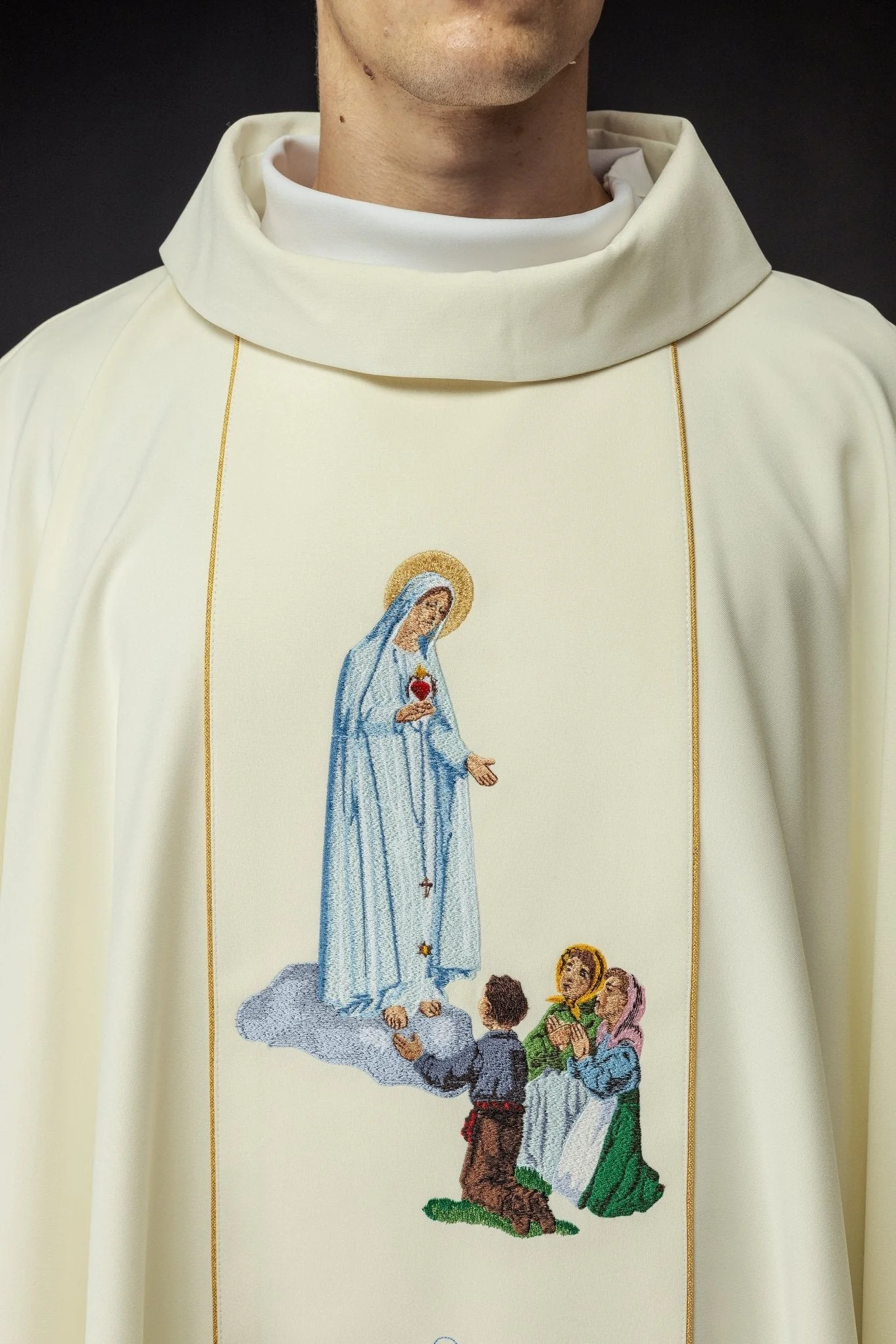 Priest chasuble in ivory with the image of Our Lady of Fatima - Image 3