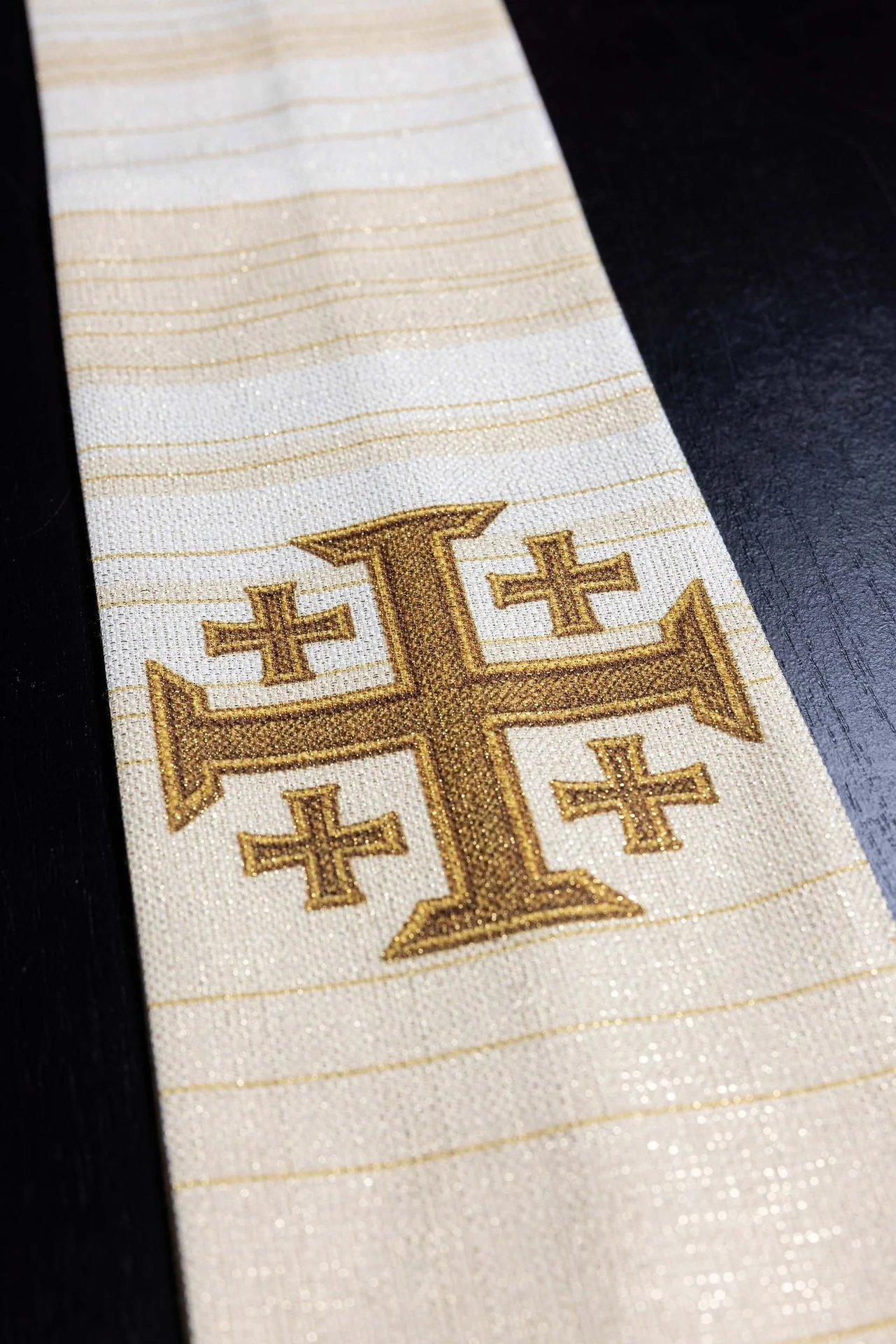 Printed Chasuble with Jerusalem Cross – Ecru - Image 11