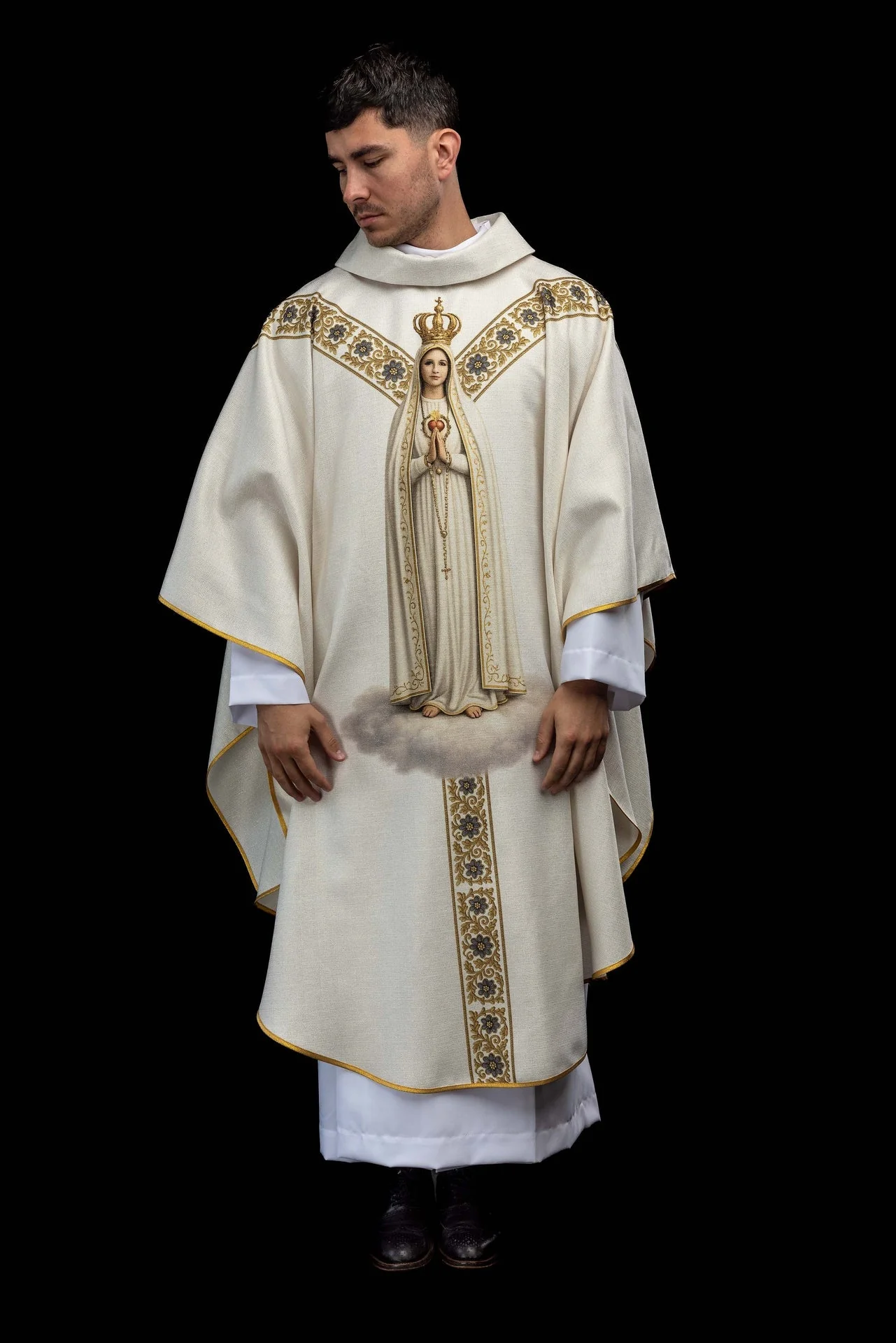 Printed chasuble with the image of Our Lady of Fátima - Image 11