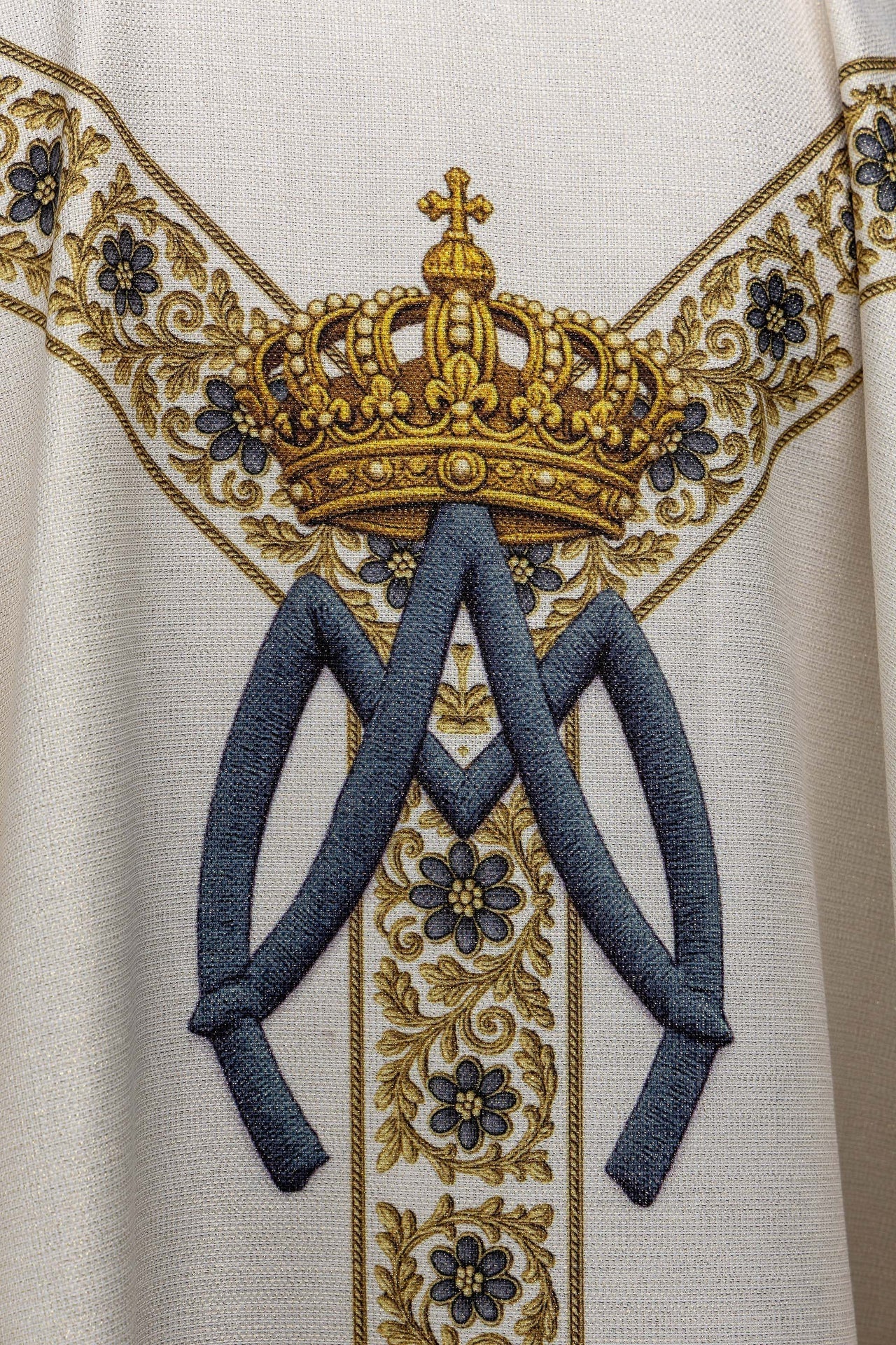 Printed chasuble with the image of Our Lady of Lourdes - Image 10