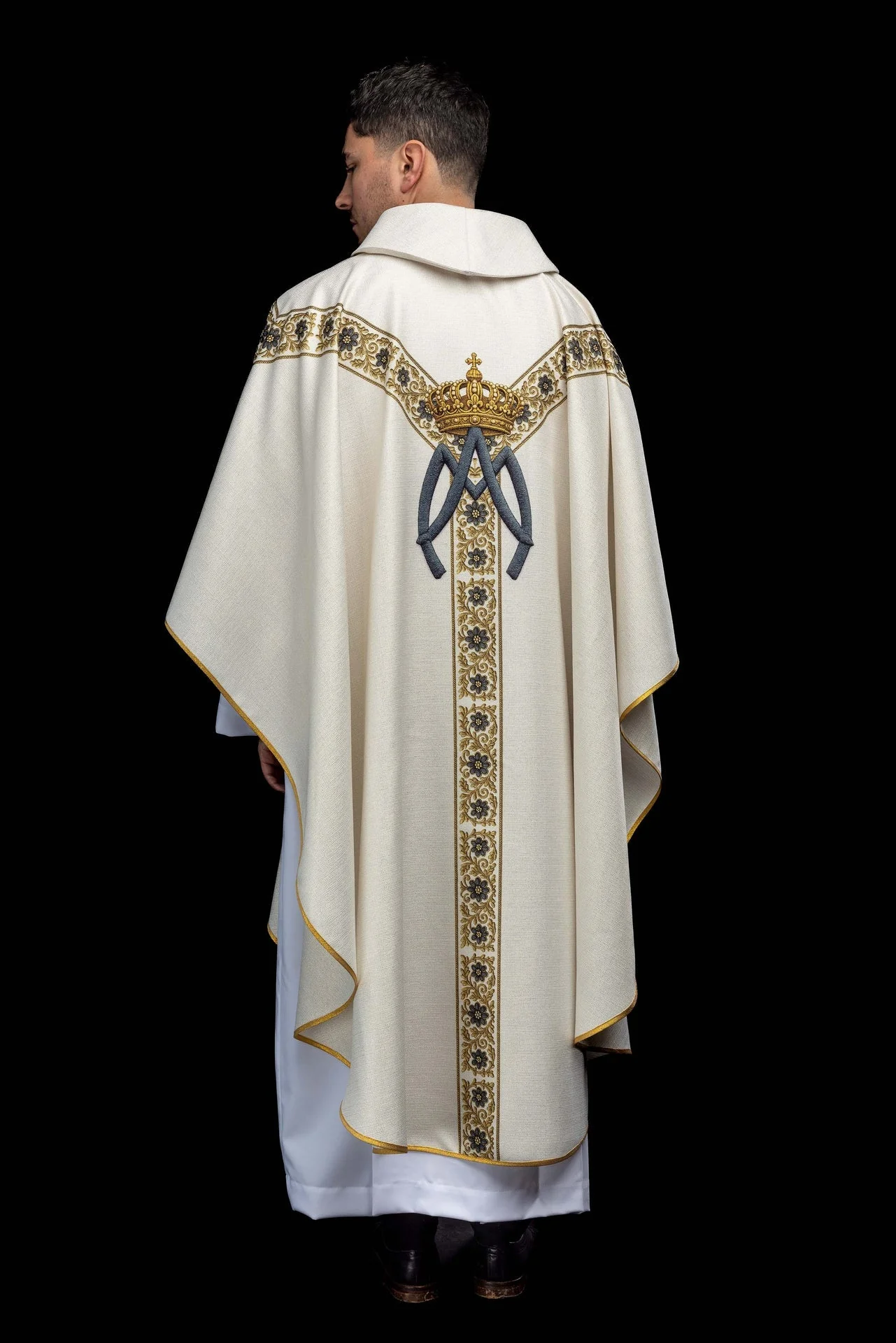 Printed chasuble with the image of Our Lady of Lourdes - Image 11