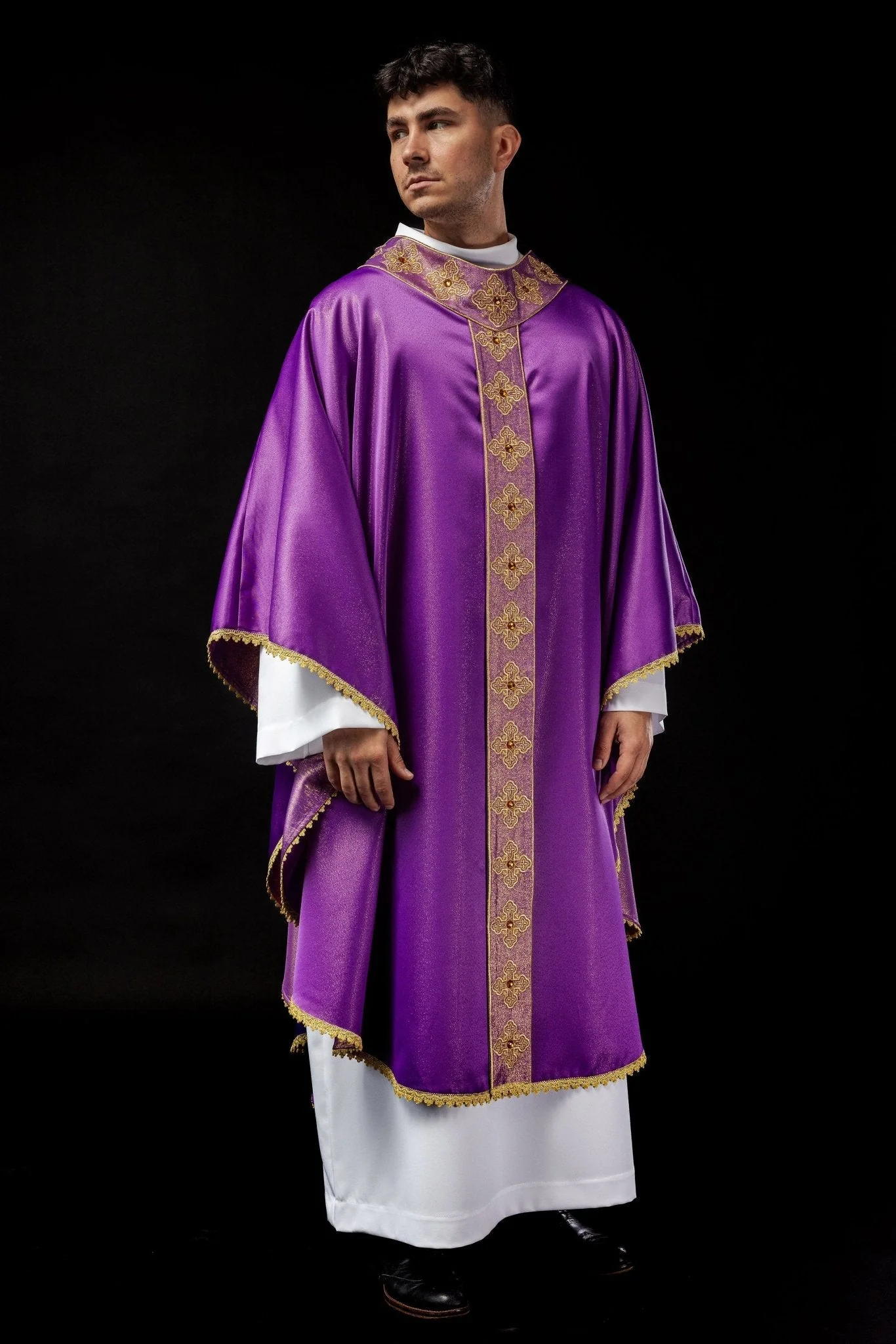 Purple catlholic chasuble with embroidered belt and collar decorated with stones - Image 2