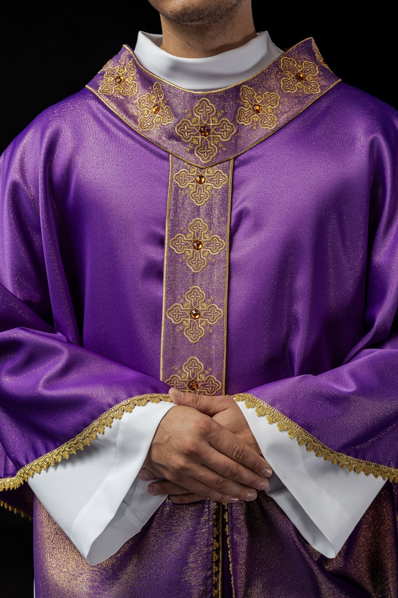 Purple catlholic chasuble with embroidered belt and collar decorated with stones - Image 4