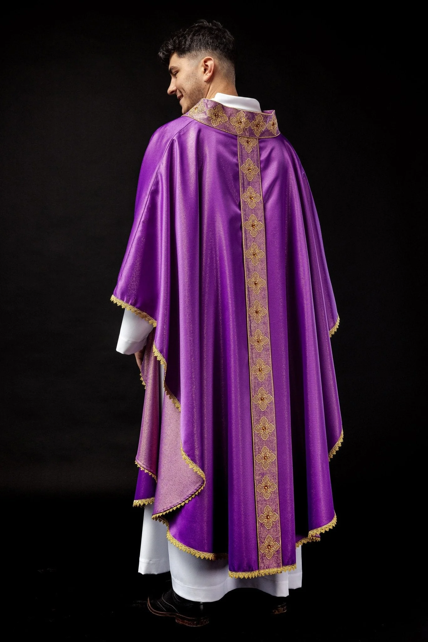 Purple catlholic chasuble with embroidered belt and collar decorated with stones - Image 6