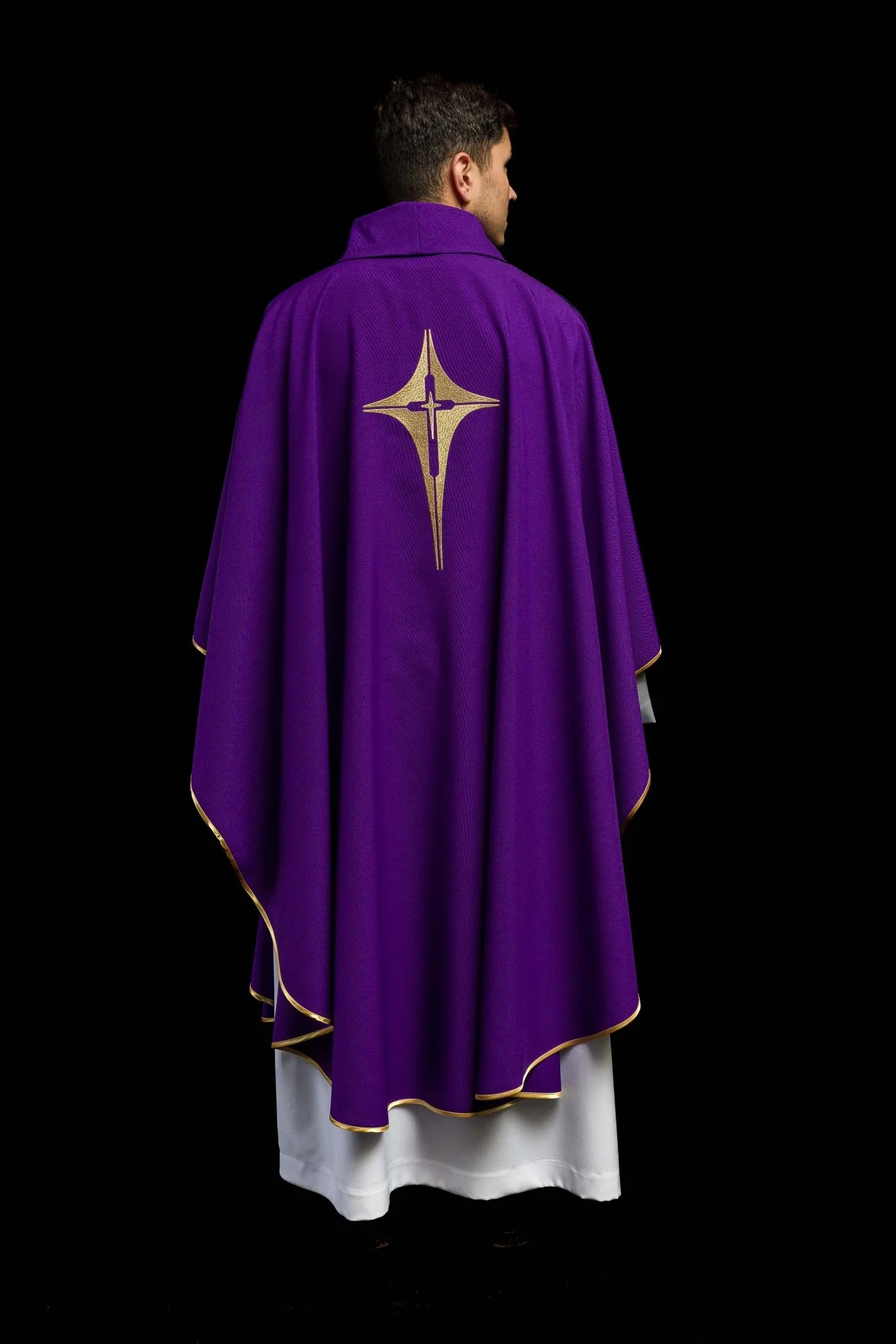 Purple chasuble embroidered with cross motif - Image 7