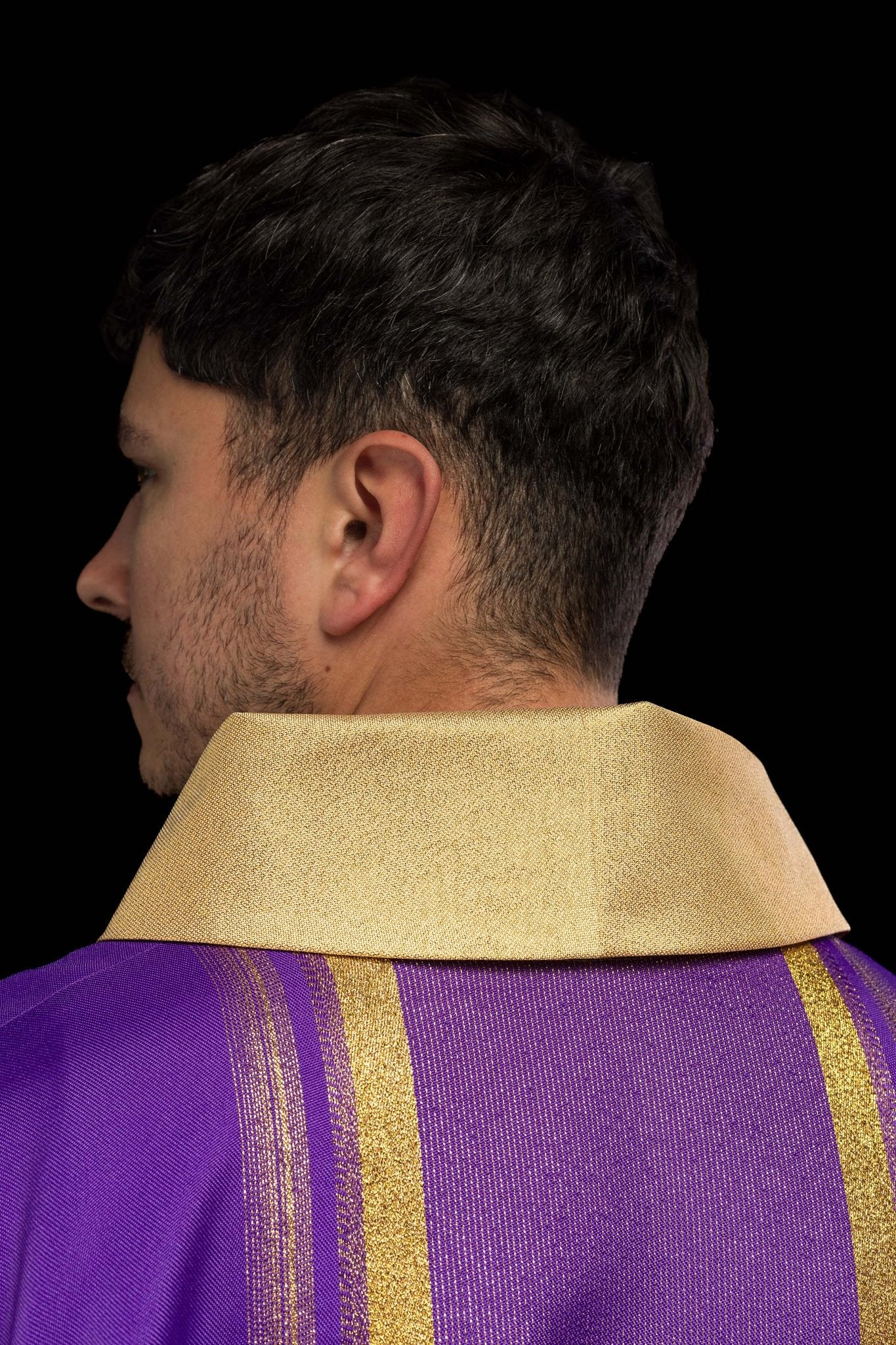 Purple chasuble embroidered with IHS motif with gilding - Image 6