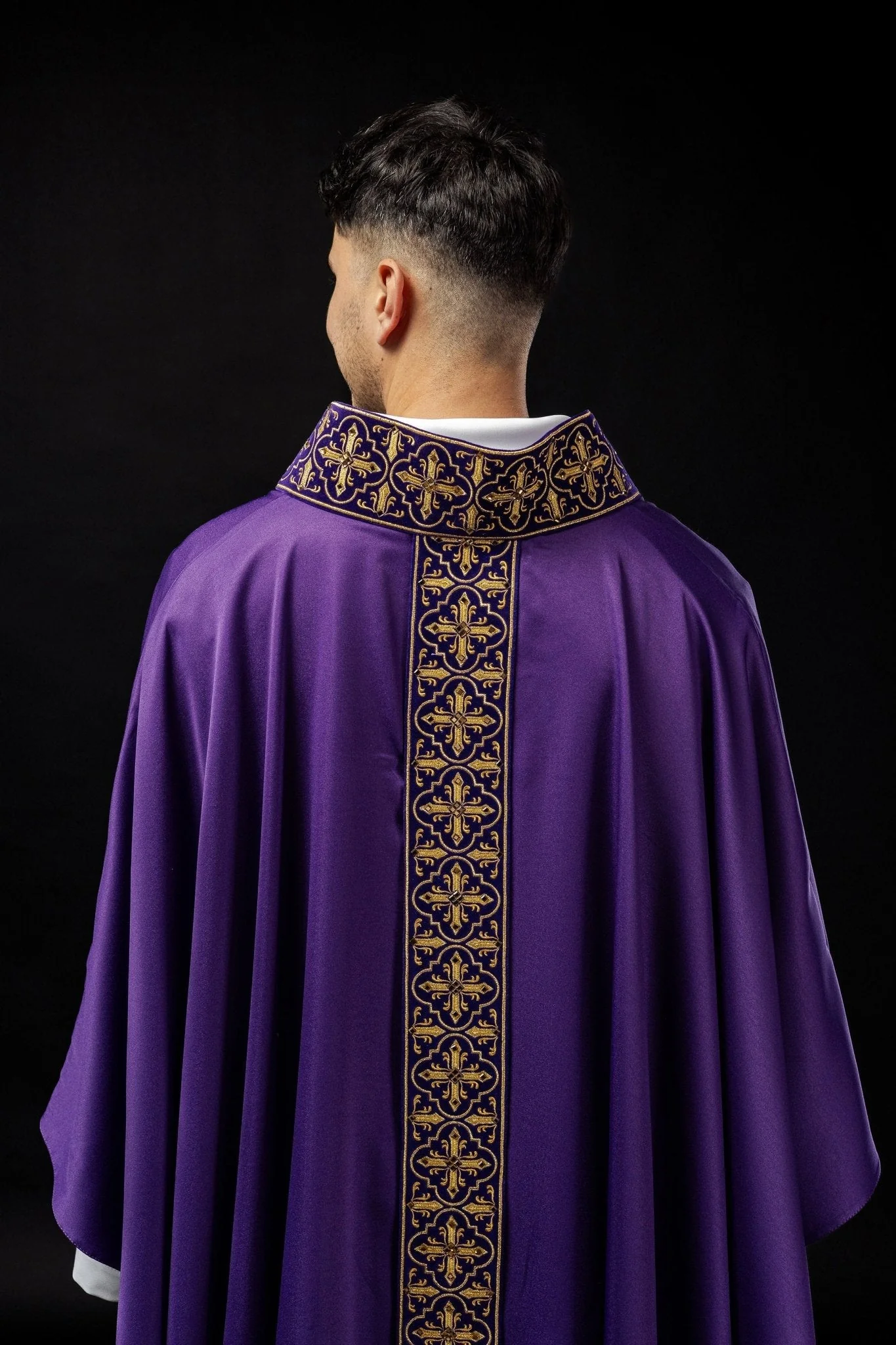 Purple chasuble finished by hand with 500 decorative stones - Image 6