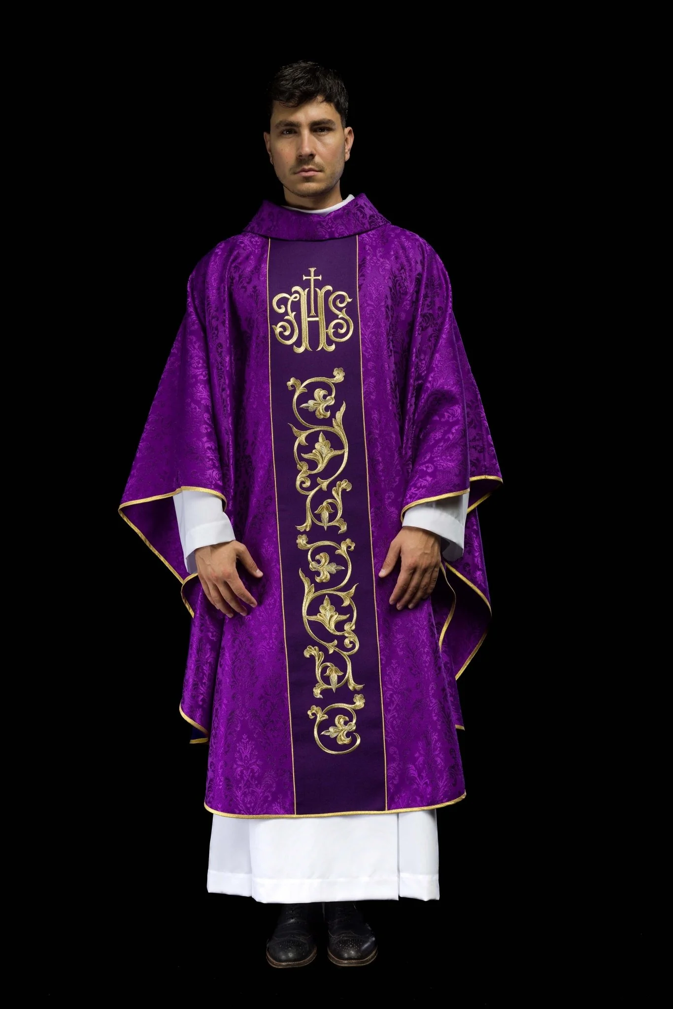 Purple chasuble made of jacquard texture with classic JHS motif - Image 2