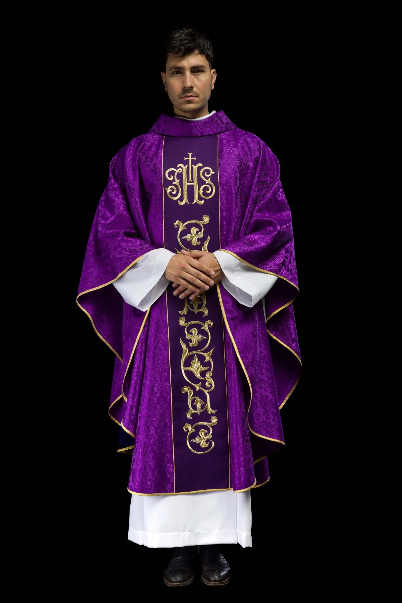 Purple chasuble made of jacquard texture with classic JHS motif - Image 9
