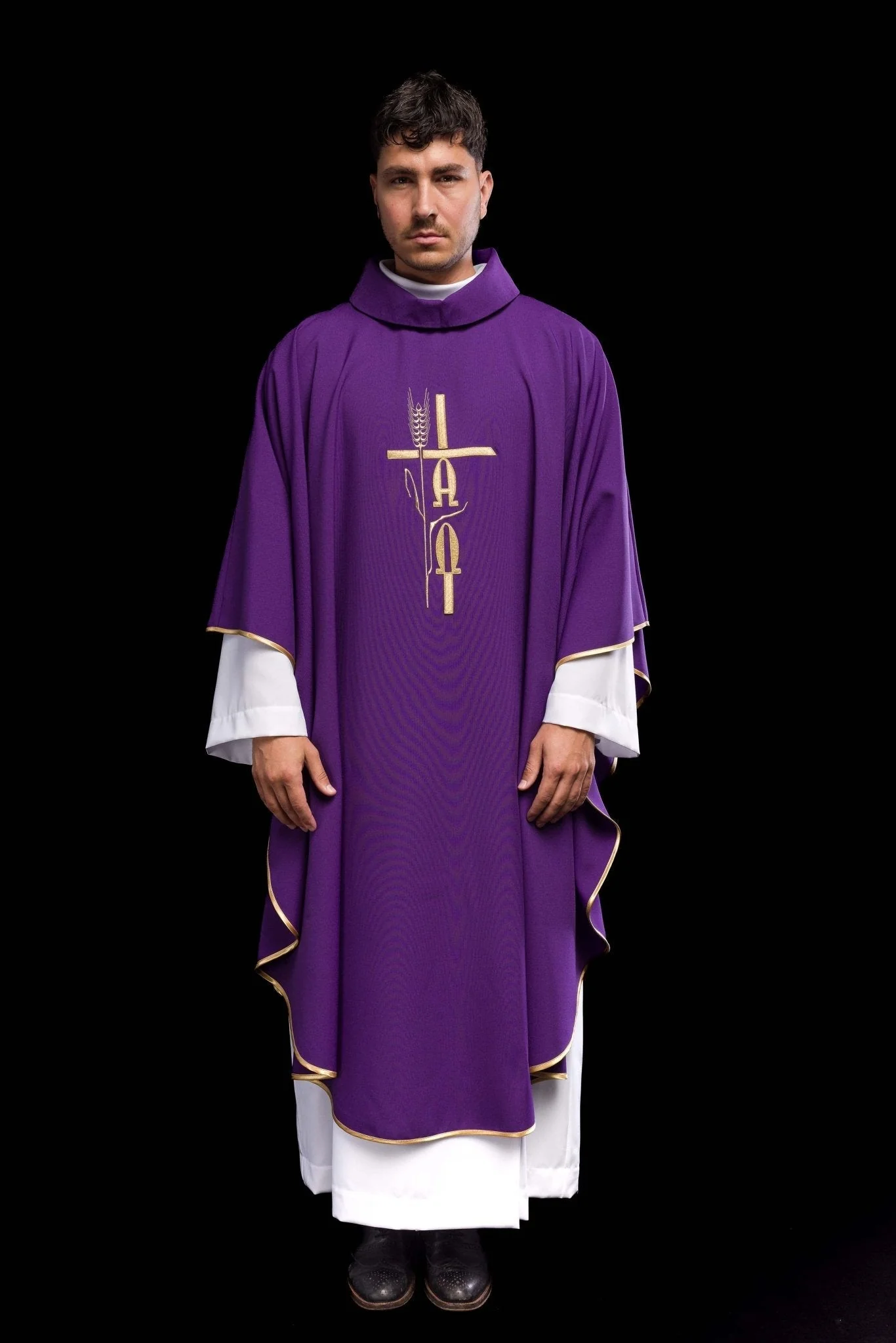Purple chasuble with cross and alfa omega symbols - Image 2