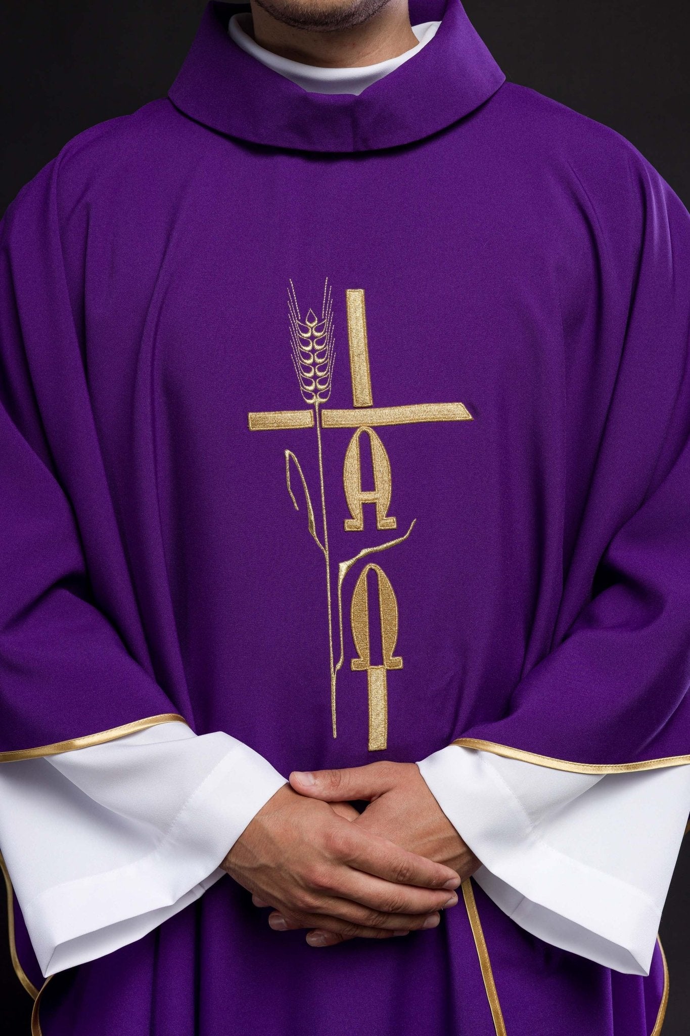 Purple chasuble with cross and alfa omega symbols - Image 3
