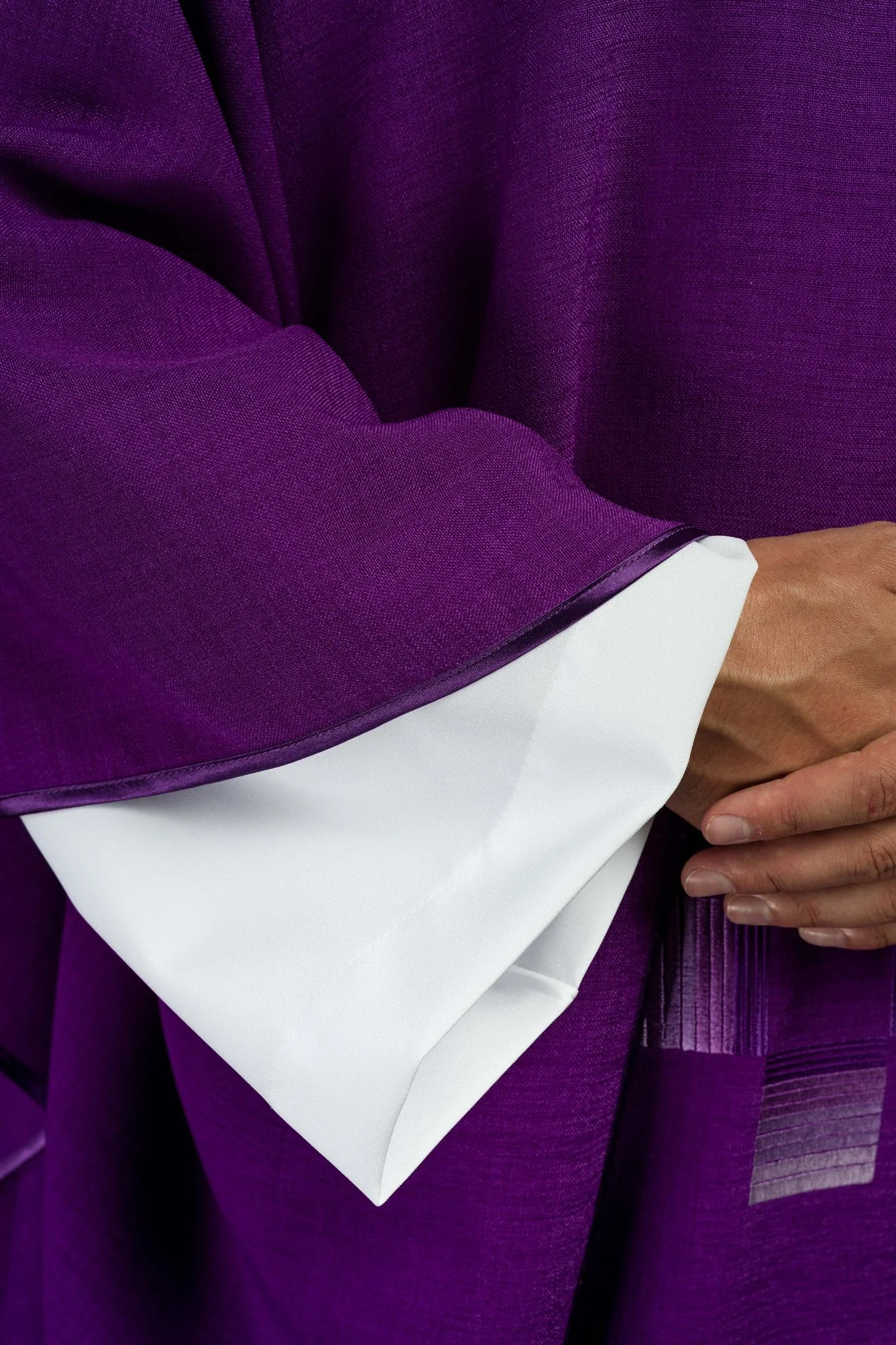 Purple chasuble with embroidered crosses - Image 4