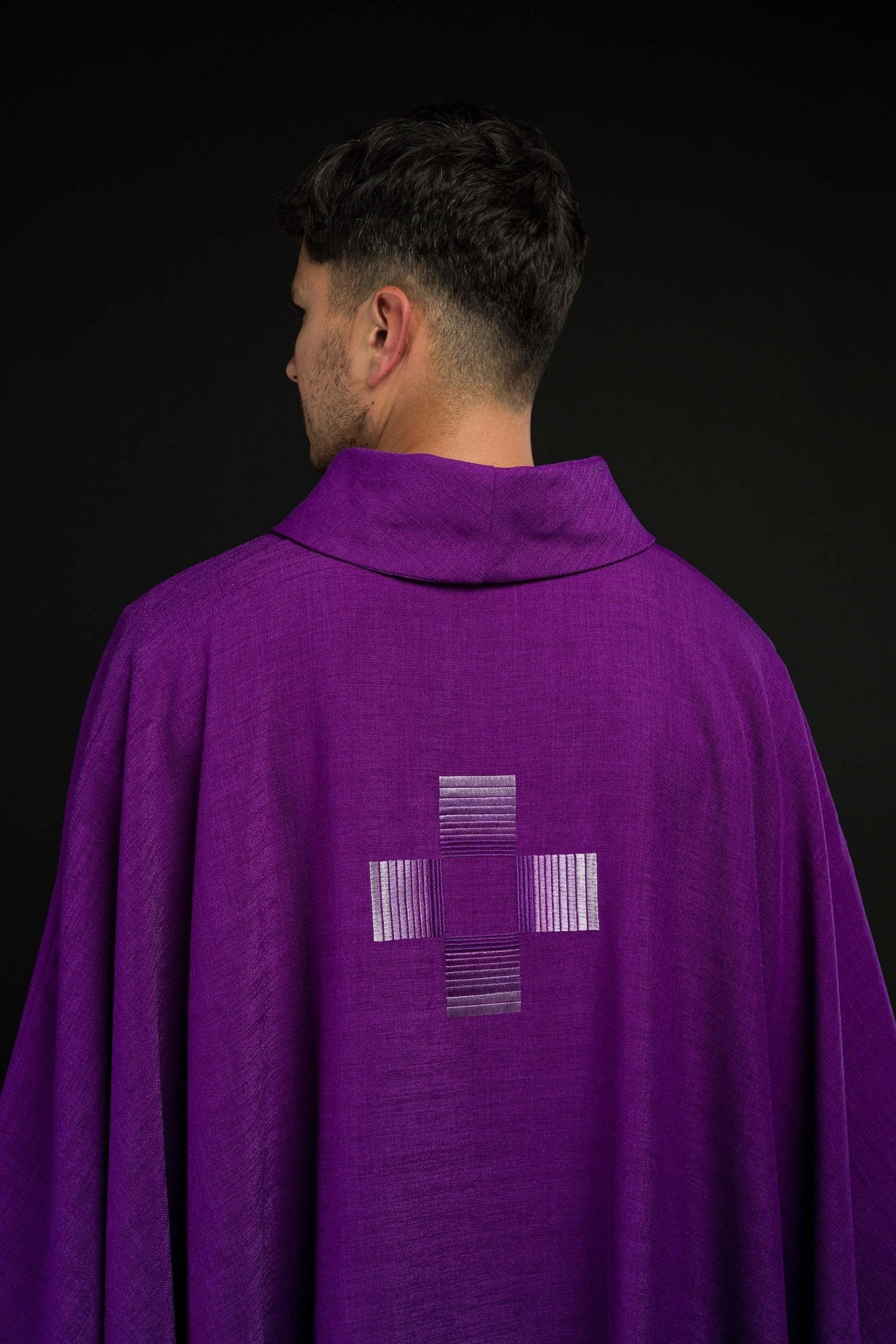 Purple chasuble with embroidered crosses - Image 7