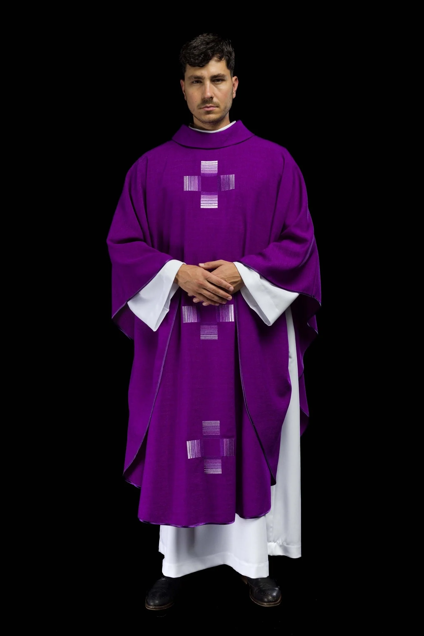 Purple chasuble with embroidered crosses - Image 9