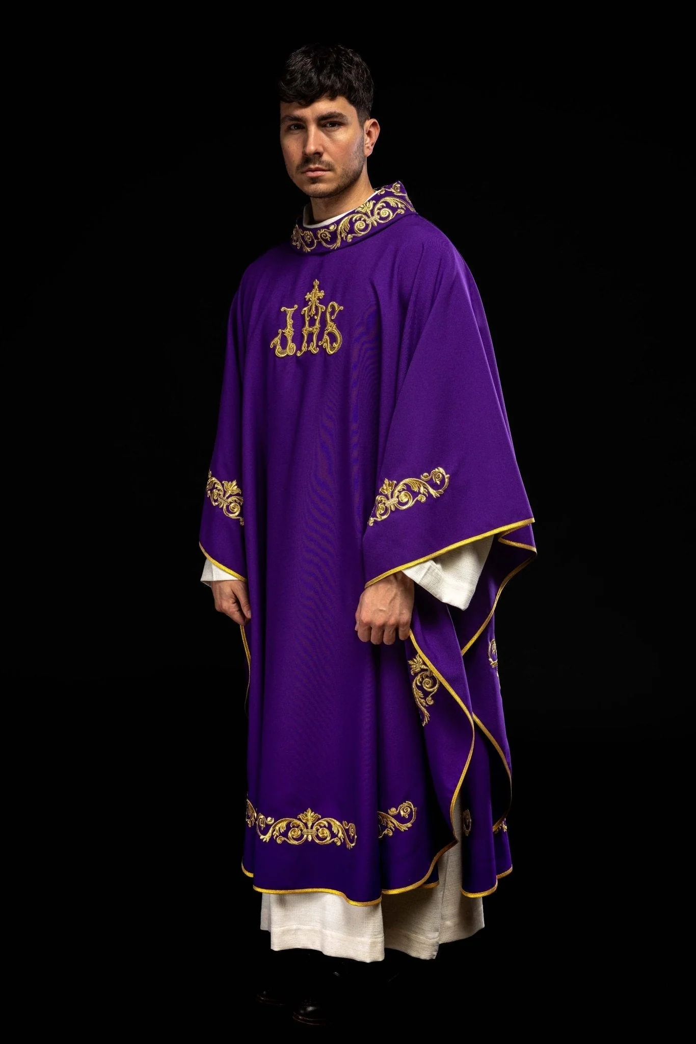 Purple chasuble with IHS embroidery - Image 2