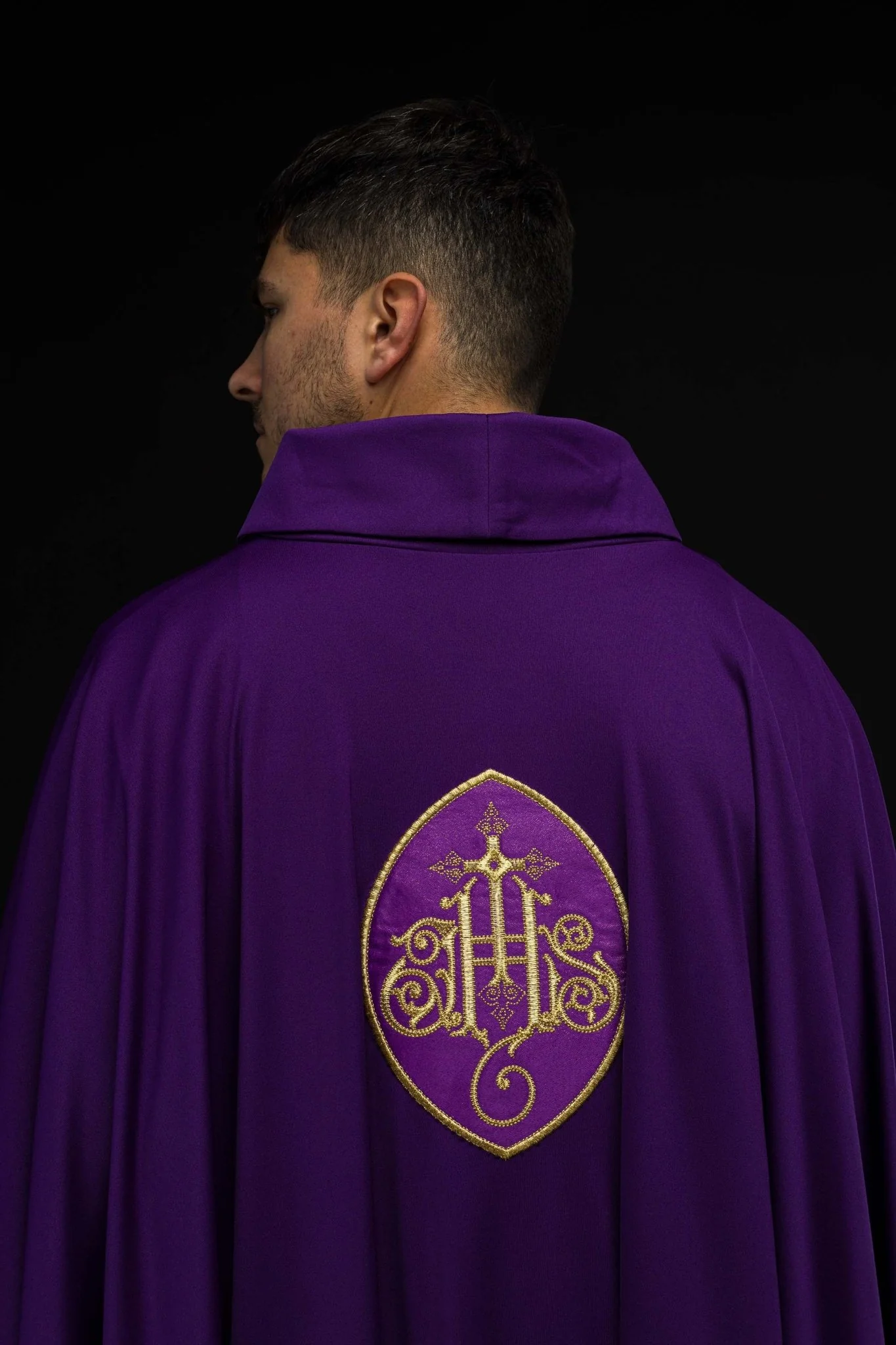 Purple chasuble with IHS made from sports fabric SACROLITE - Image 7