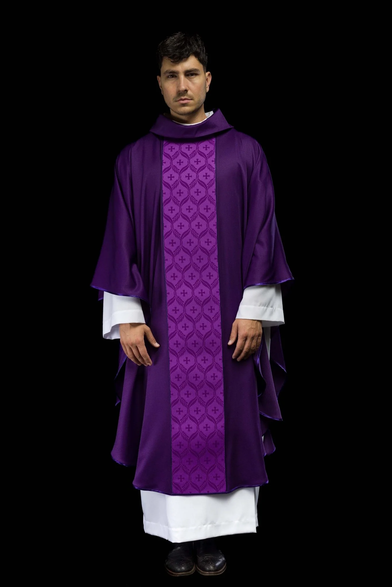Purple Chasuble with Jacquard Orphrey Featuring Cross Motifs - Image 2