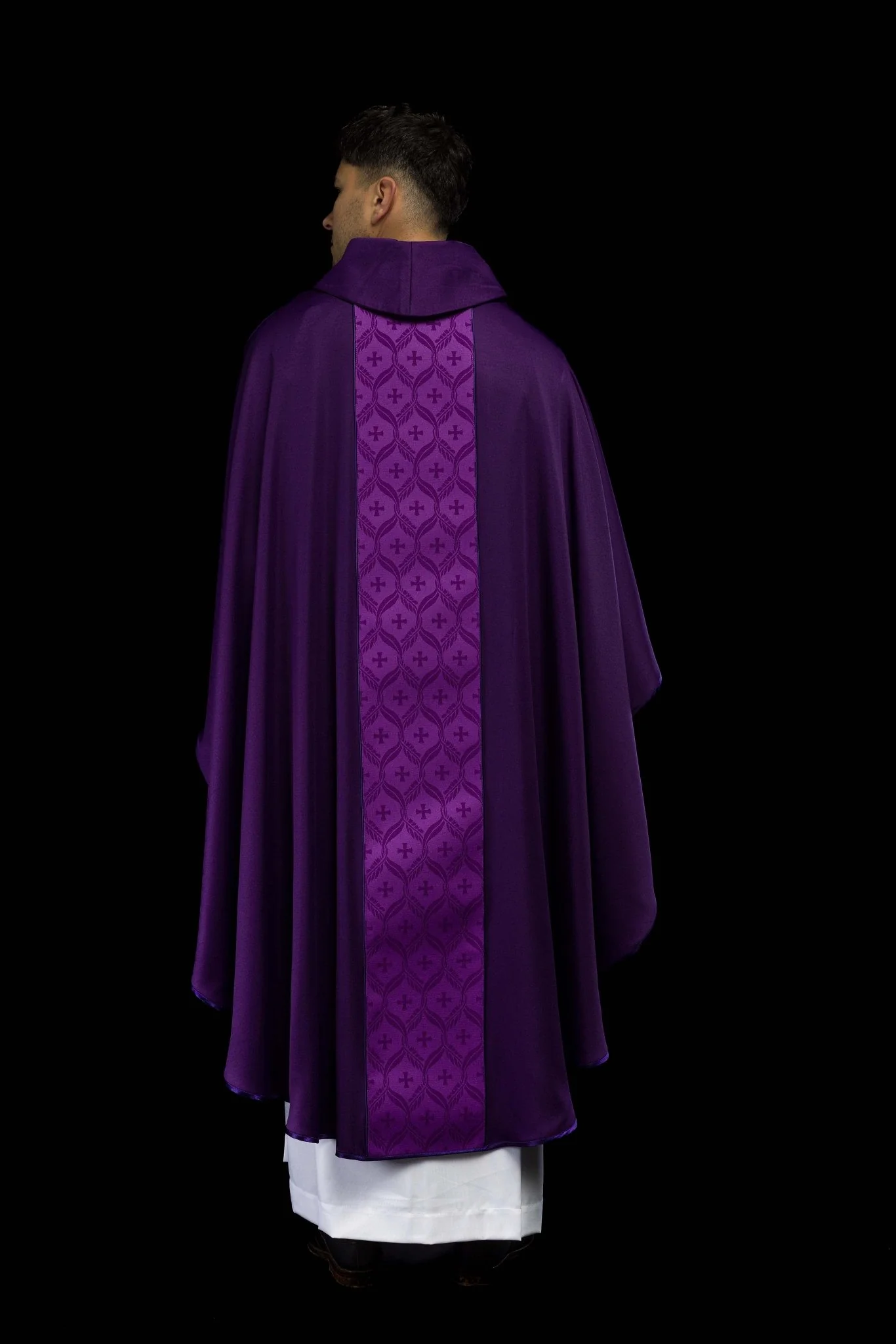 Purple Chasuble with Jacquard Orphrey Featuring Cross Motifs - Image 8