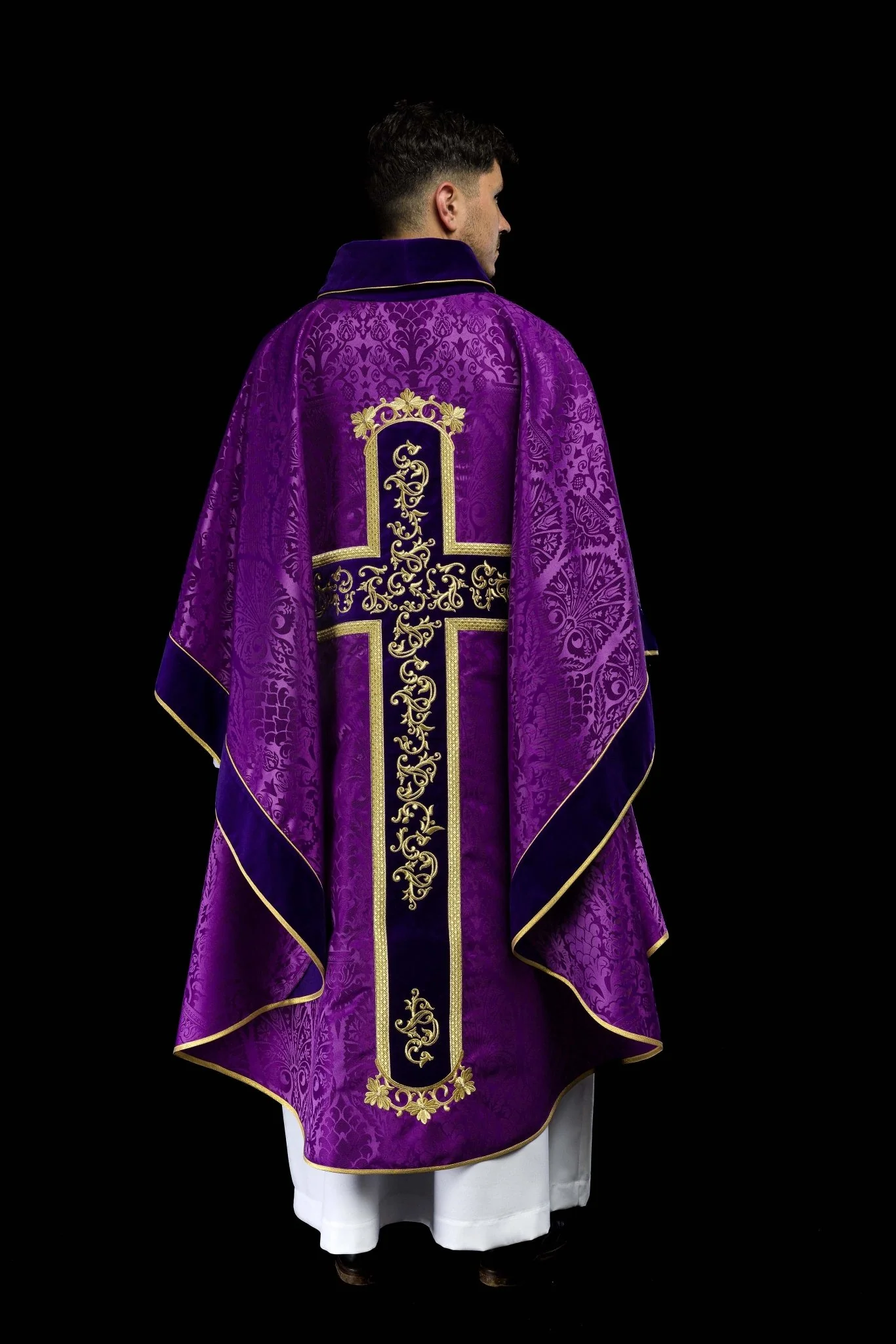 Purple chasuble with Jesus Christ on Cross embroidery - Image 8
