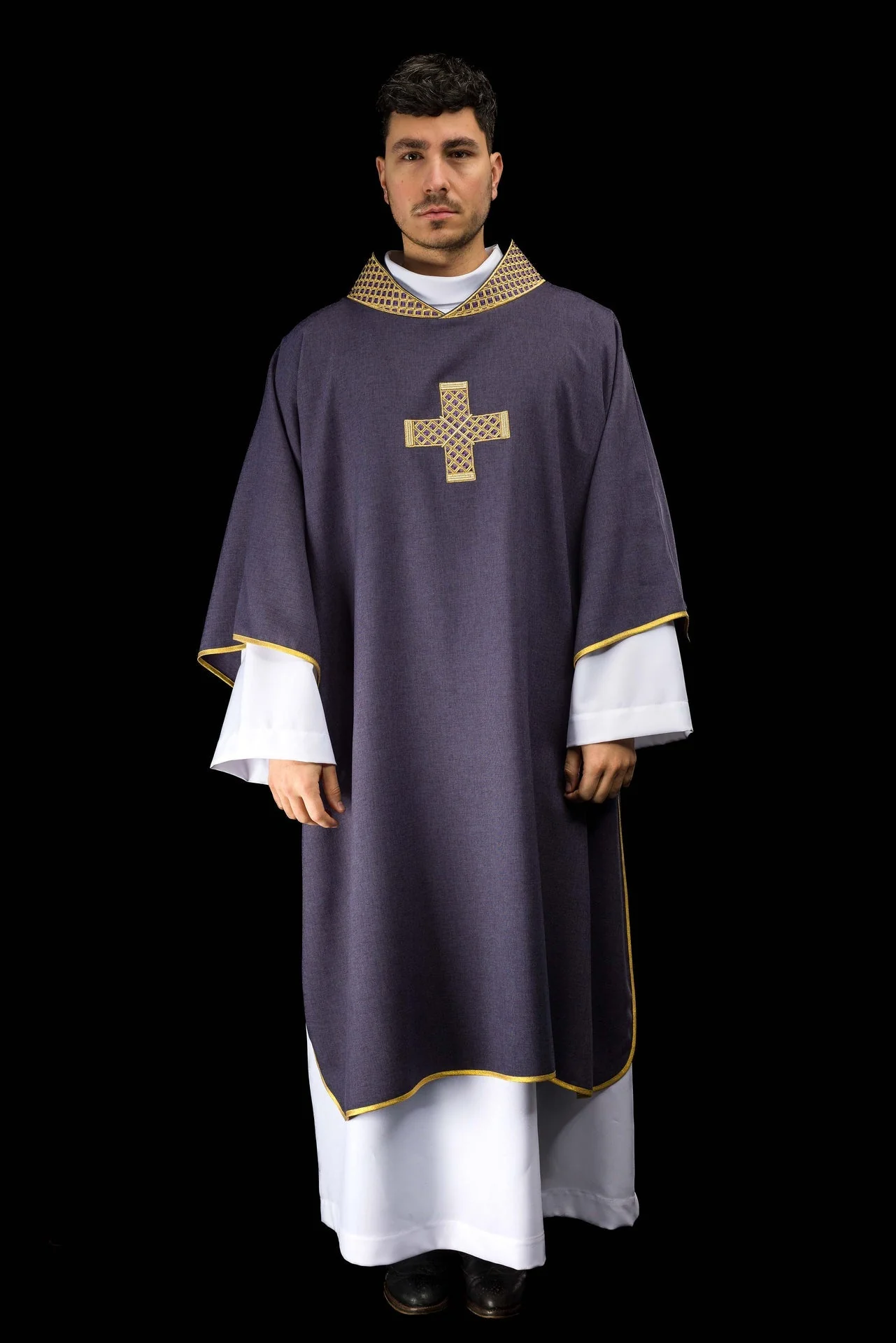 Purple dalmatic with embroidered crosses and collar - Image 2