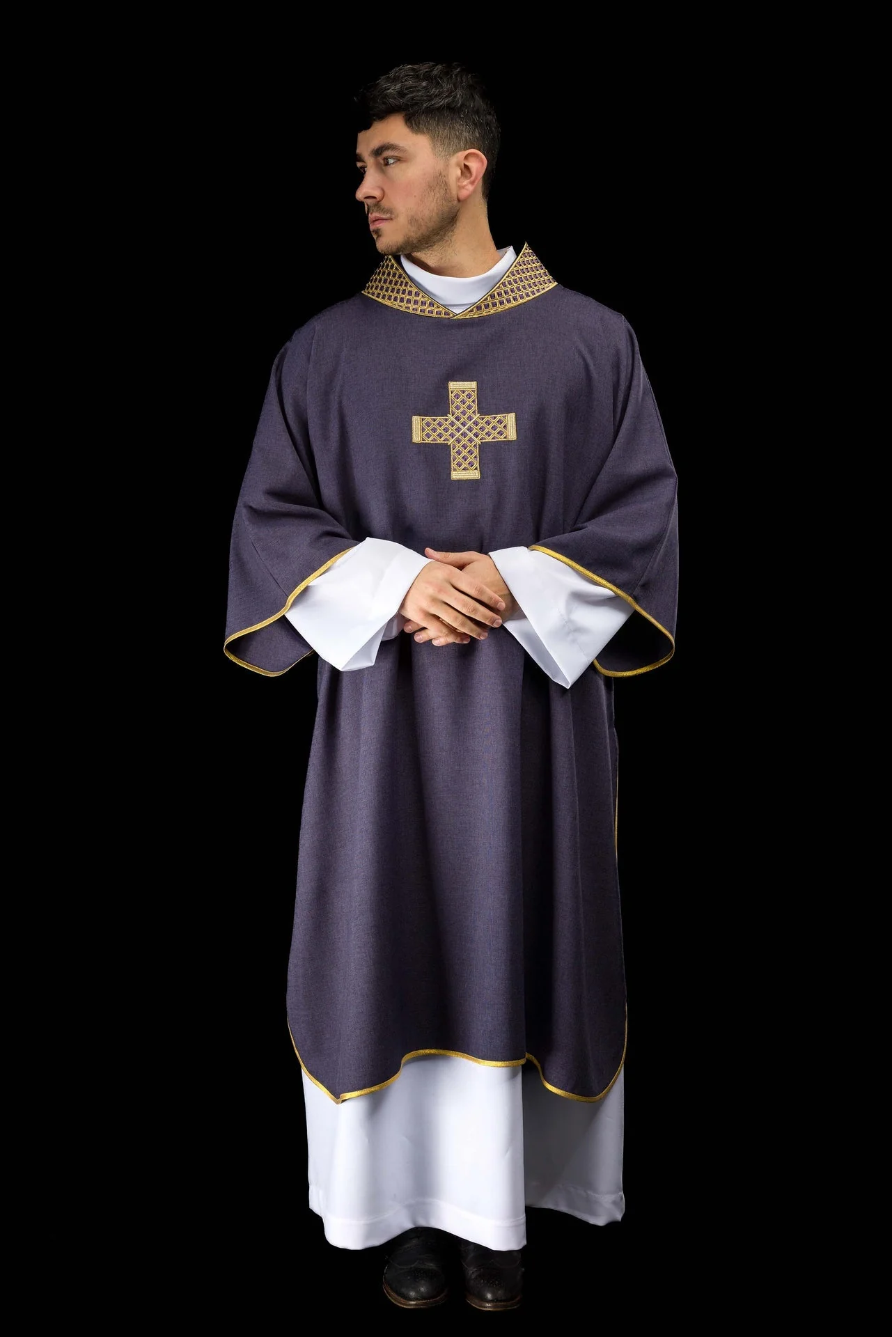 Purple dalmatic with embroidered crosses and collar - Image 9