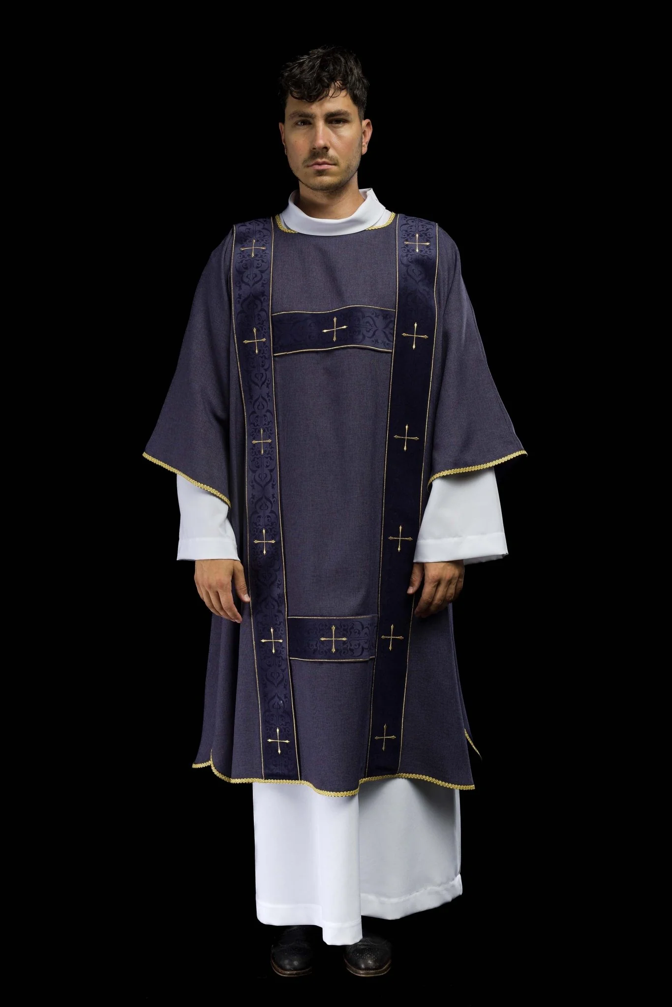 Purple dalmatic with velvet bands and embroidered golden crosses - Image 2