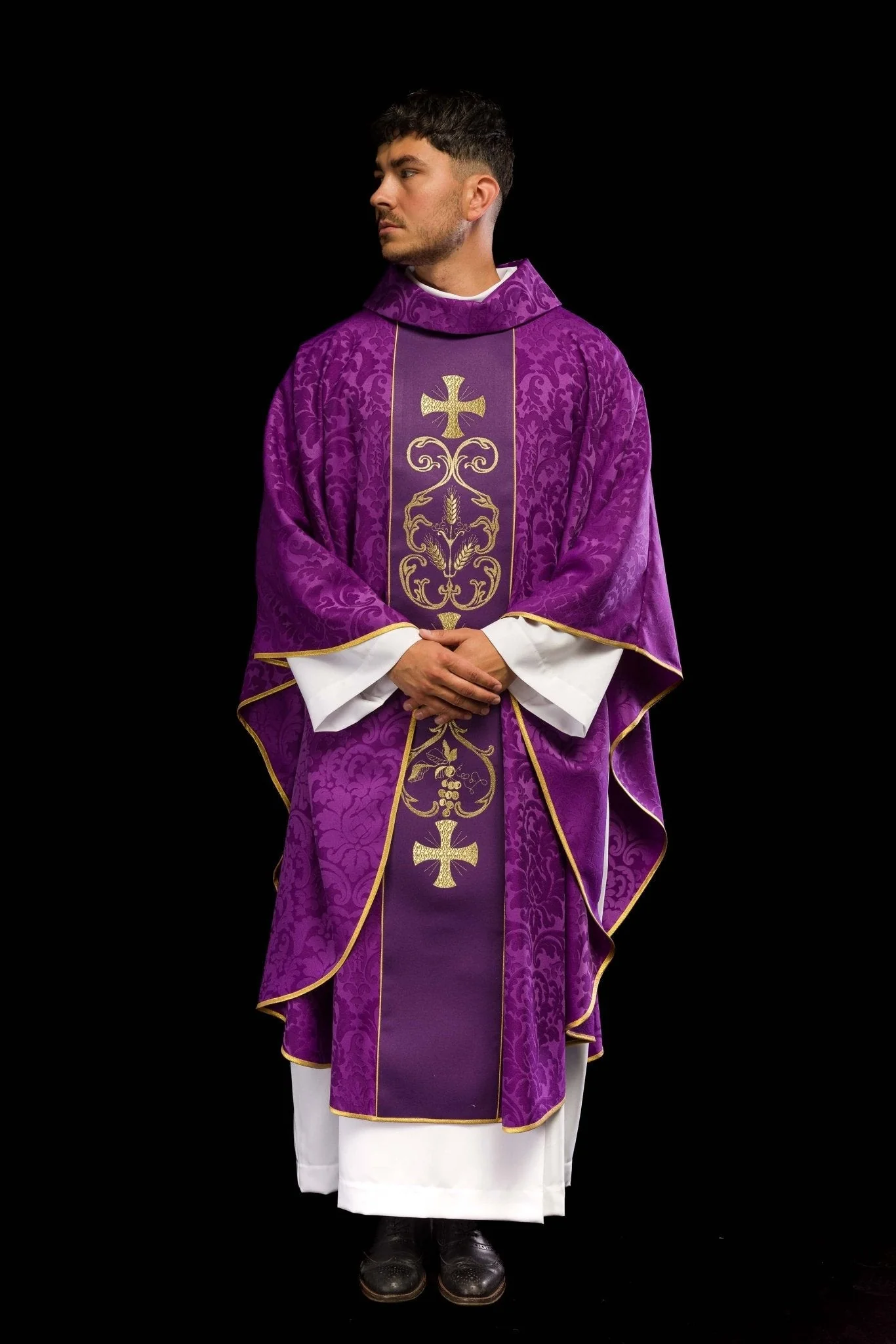 Purple liturgical chasuble decorated with an embroidered belt - Image 8