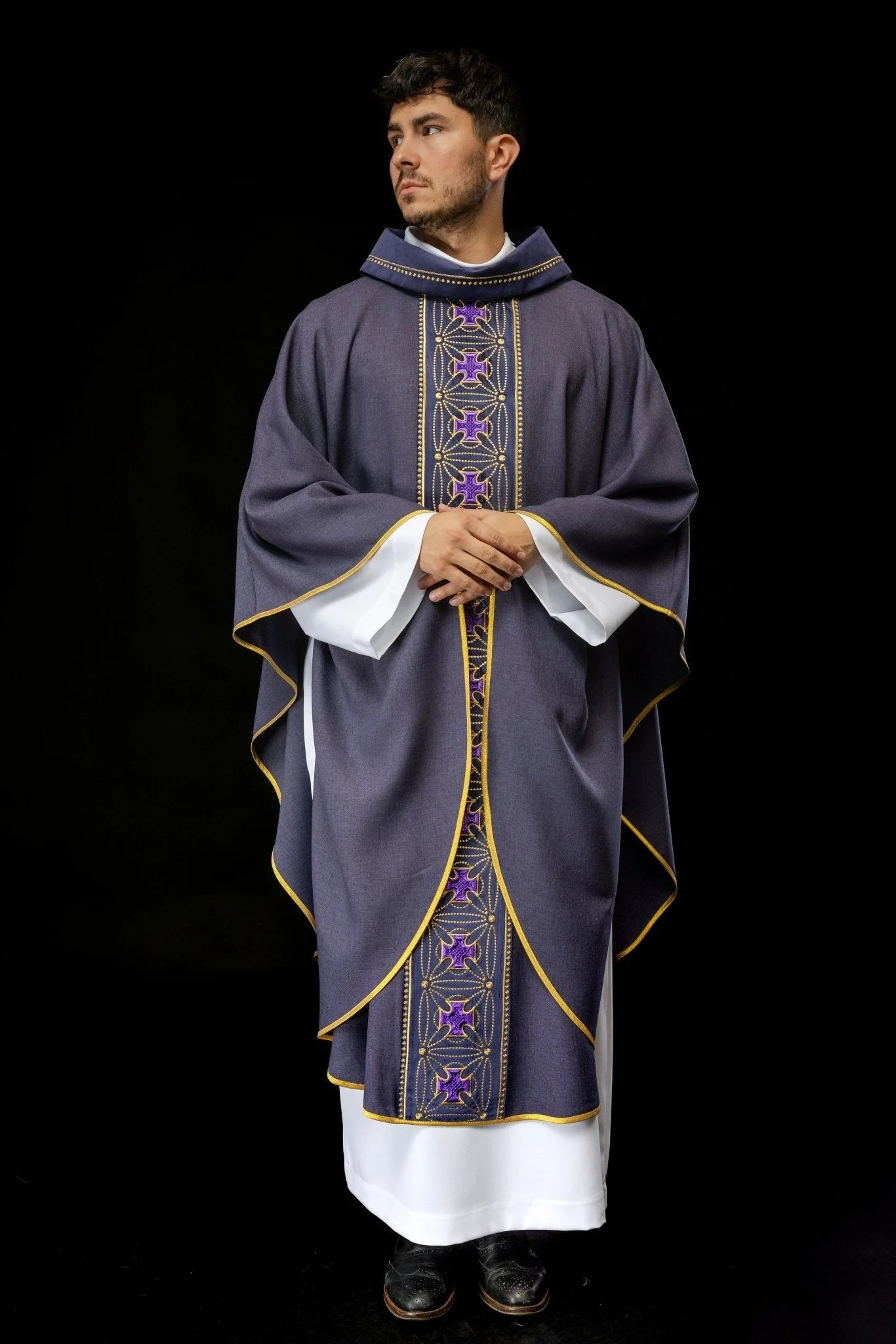 Purple priest chasuble made of natural texture with embroidered collar - Image 10