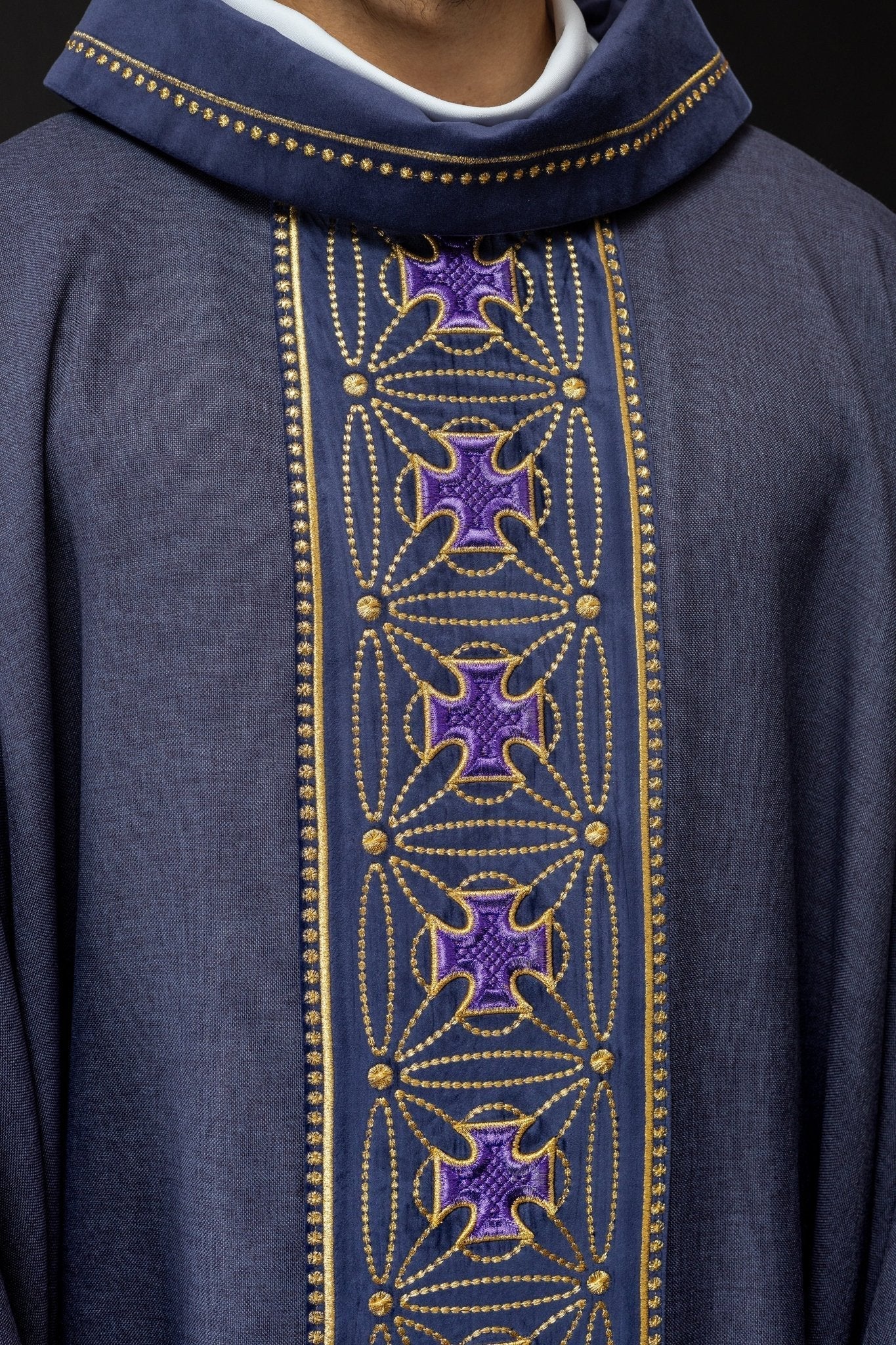 Purple priest chasuble made of natural texture with embroidered collar - Image 3