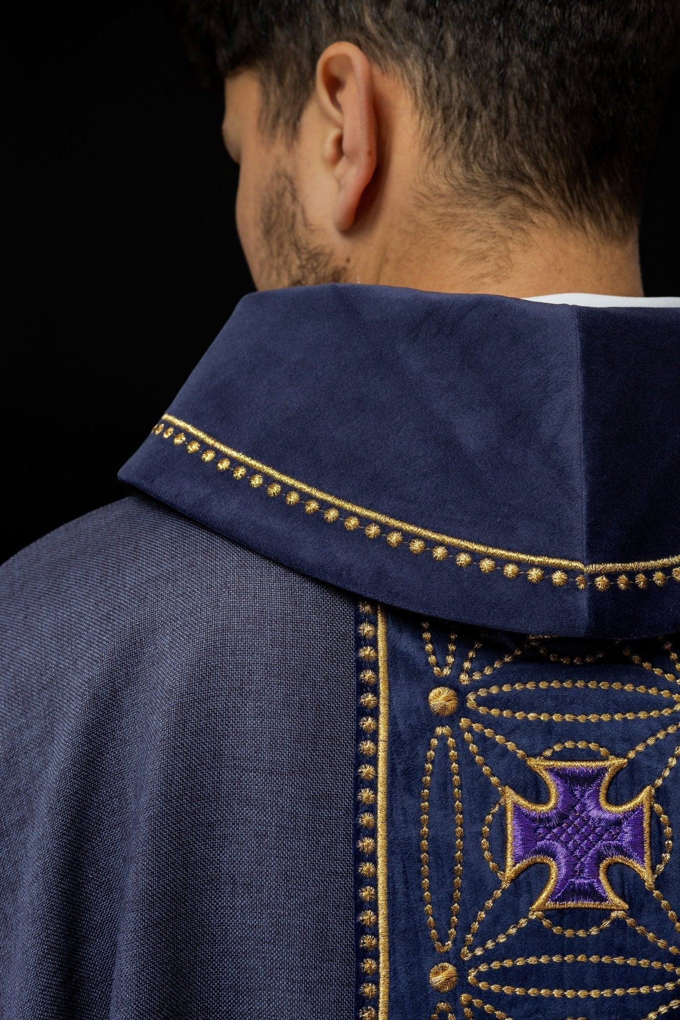 Purple priest chasuble made of natural texture with embroidered collar - Image 7