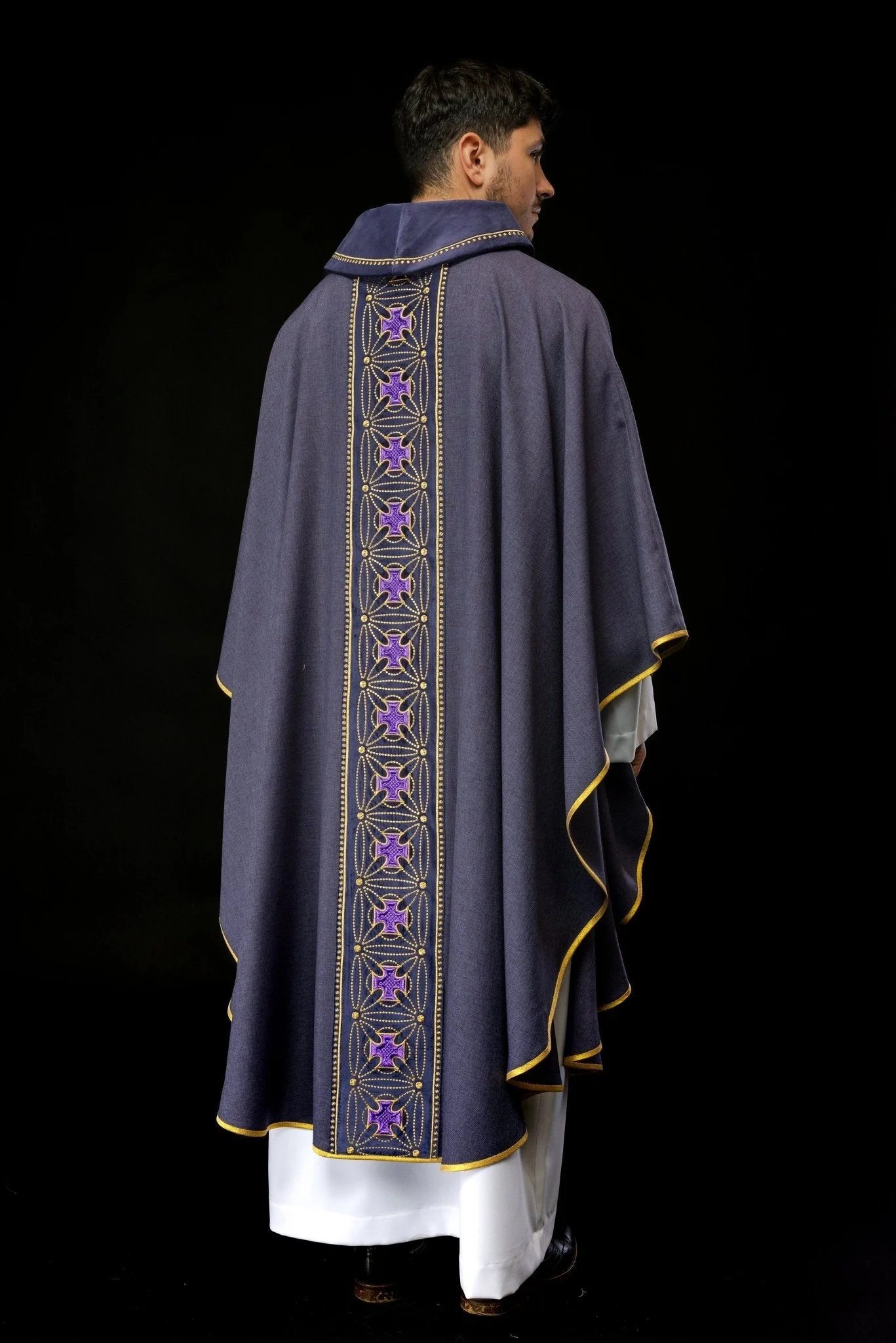 Purple priest chasuble made of natural texture with embroidered collar - Image 9