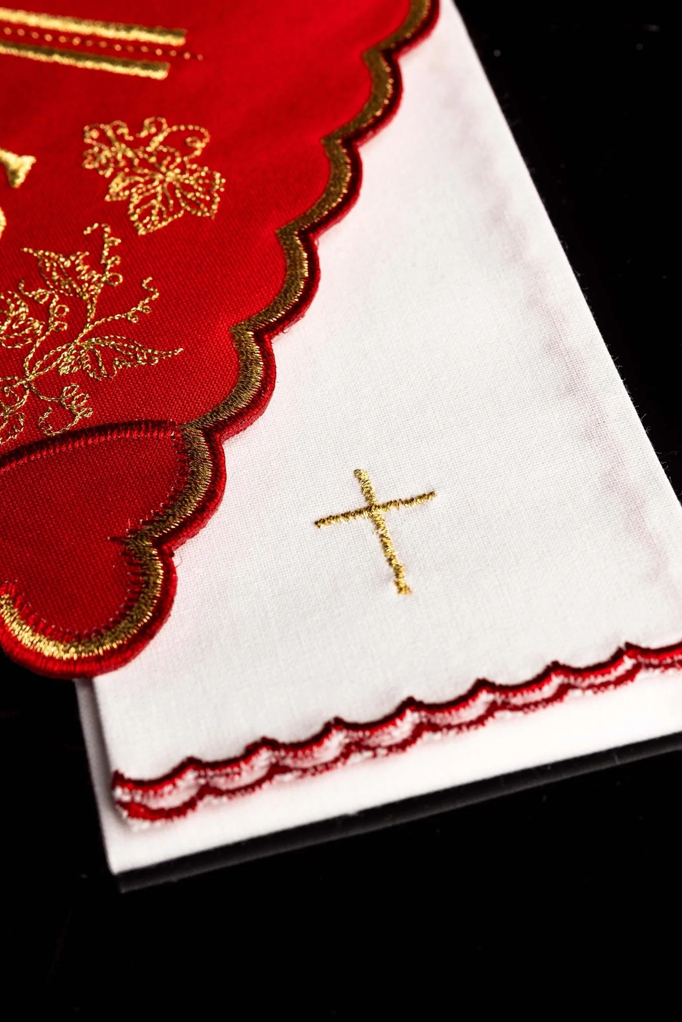 Red Chalice Linens - Image 5
