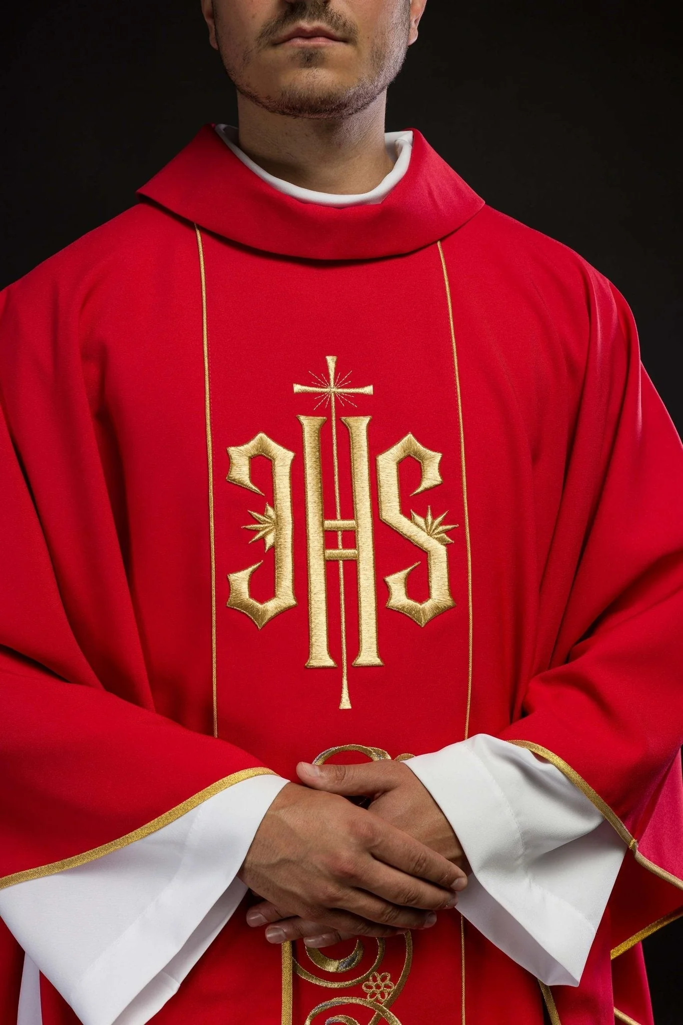 Red chasuble embroidered with IHS - Image 4