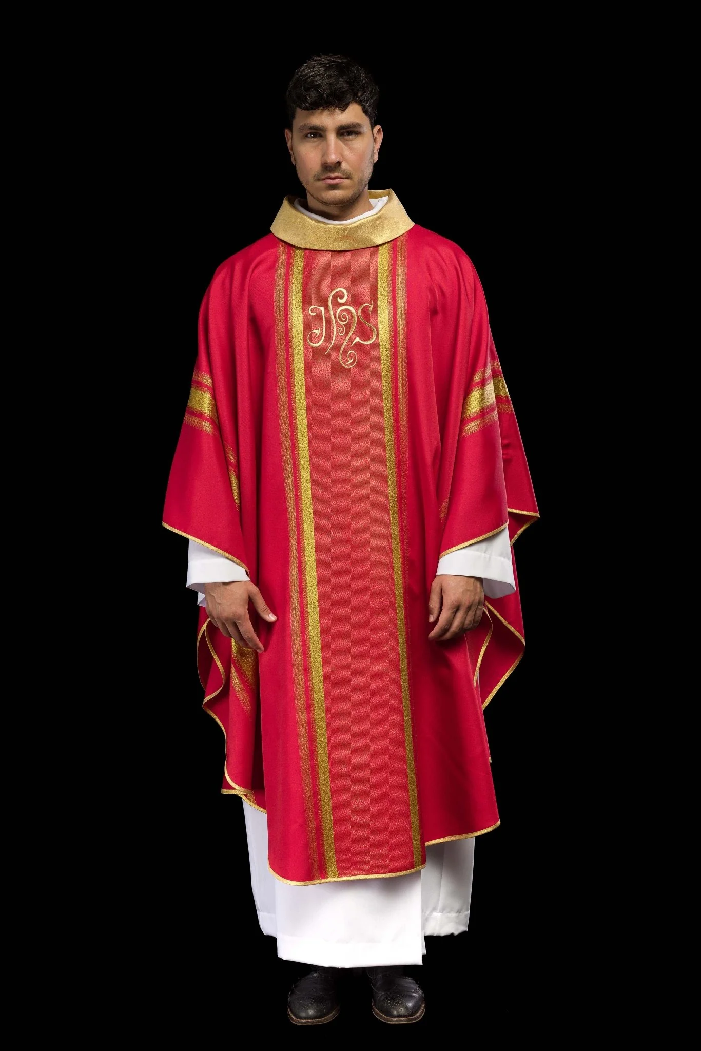 Red chasuble embroidered with IHS motif with gilding - Image 2