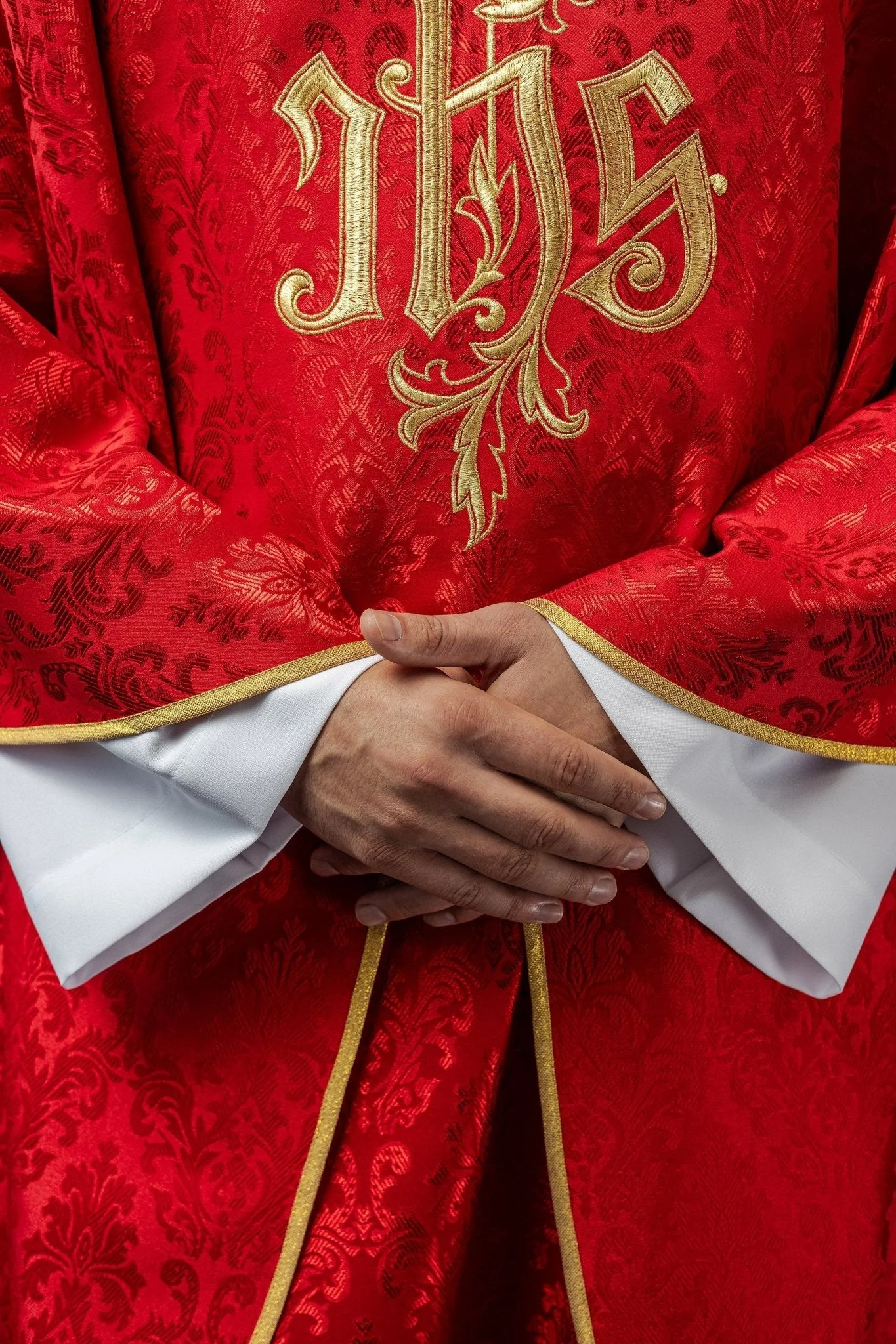 Red chasuble made of floral texture with classic IHS - Image 4