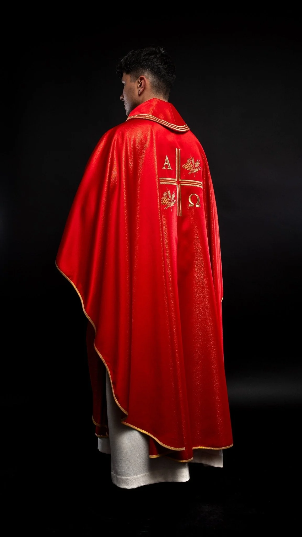 Red chasuble with Alpha and Omega gold embroidery - Image 6